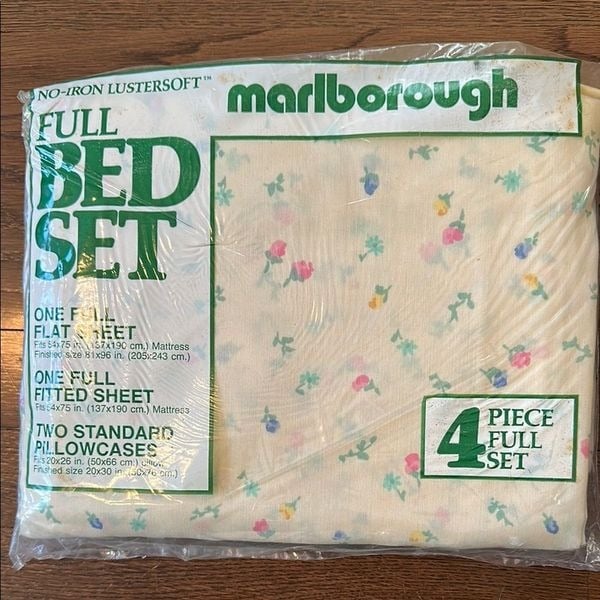 Vintage New in packaging Marlborough floral Fresh Meadows” Full Bed Set