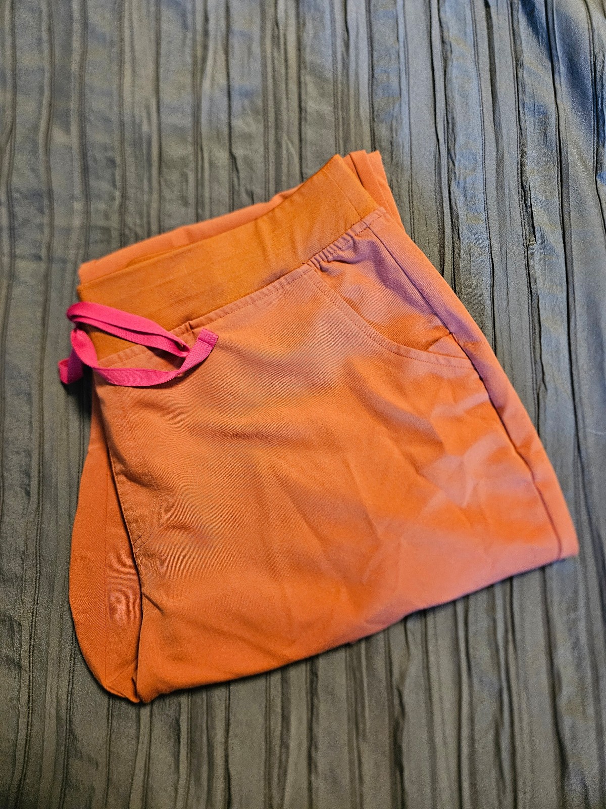 Figs XXLT/XL terracotta scrubs