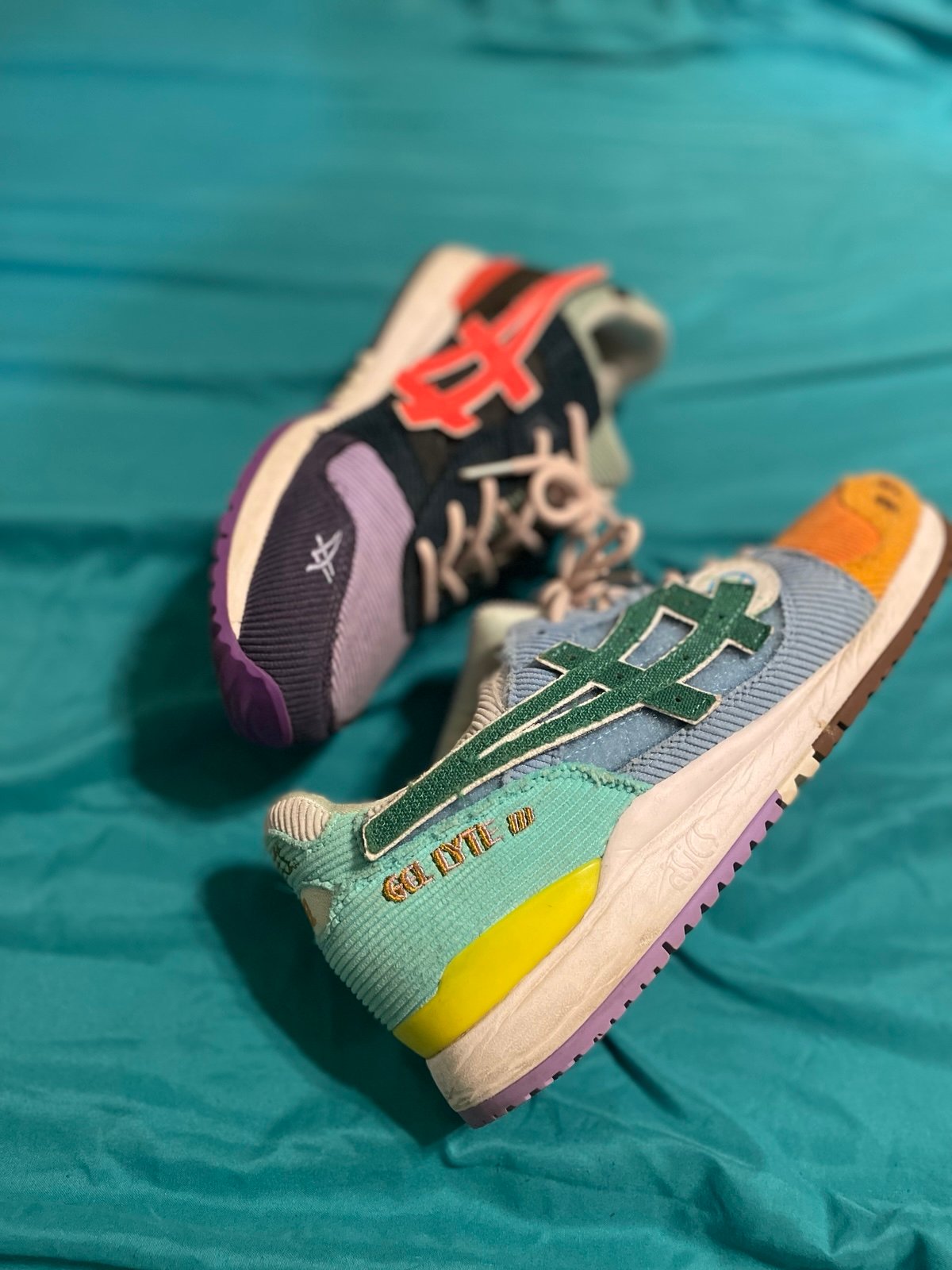 Sneakers