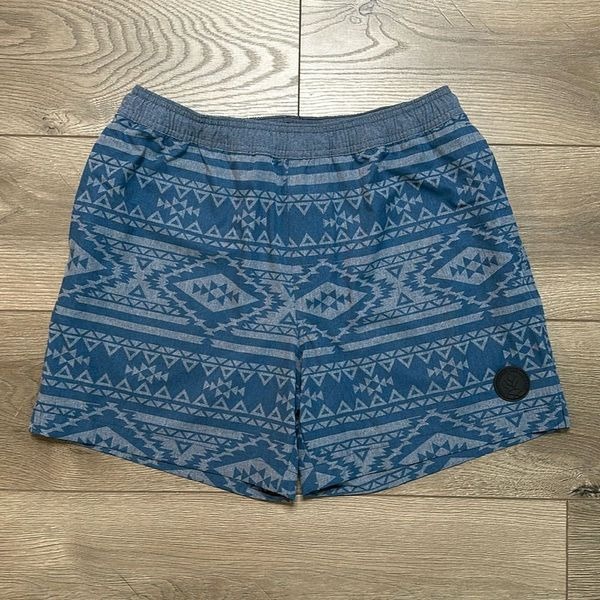 Chubbies 5.5” Thighbirds Hybrid Blue Print Active Shorts Size Medium