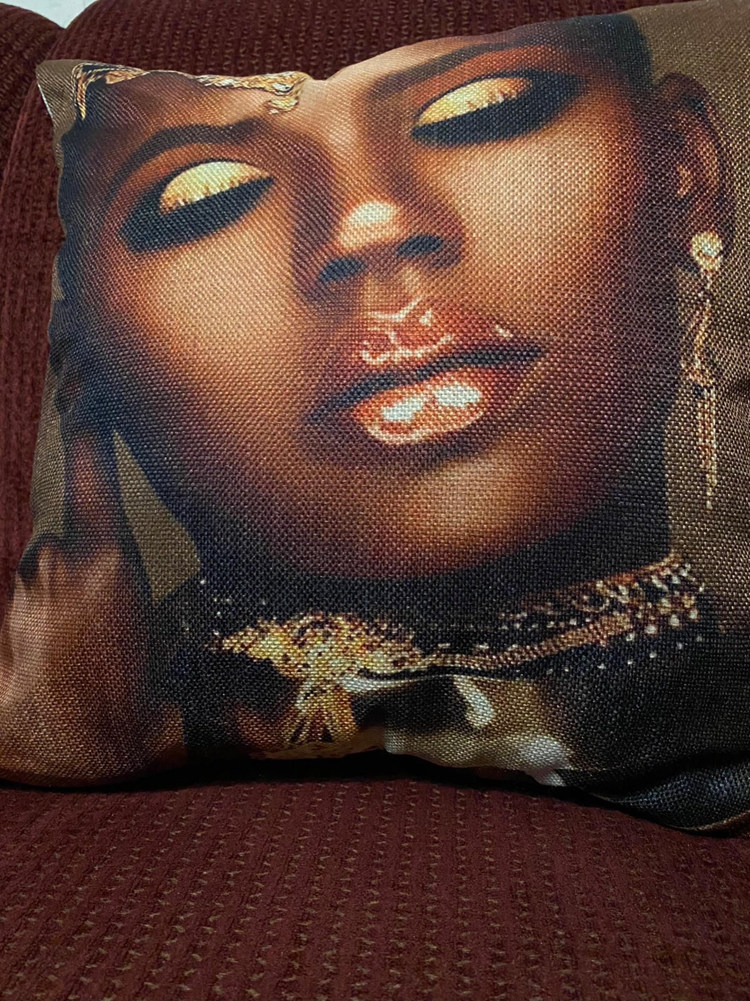 Toss pillow cover