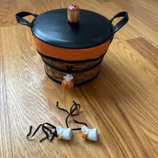 Longaberger Halloween basket with tie on set