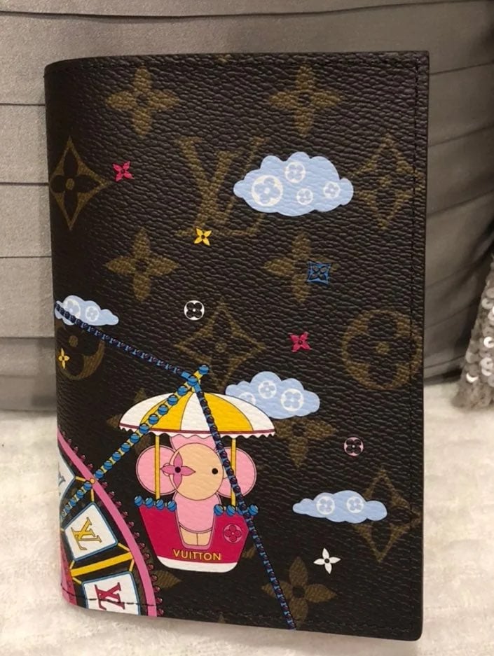 NWT Louis Vuitton 2020 passport cover