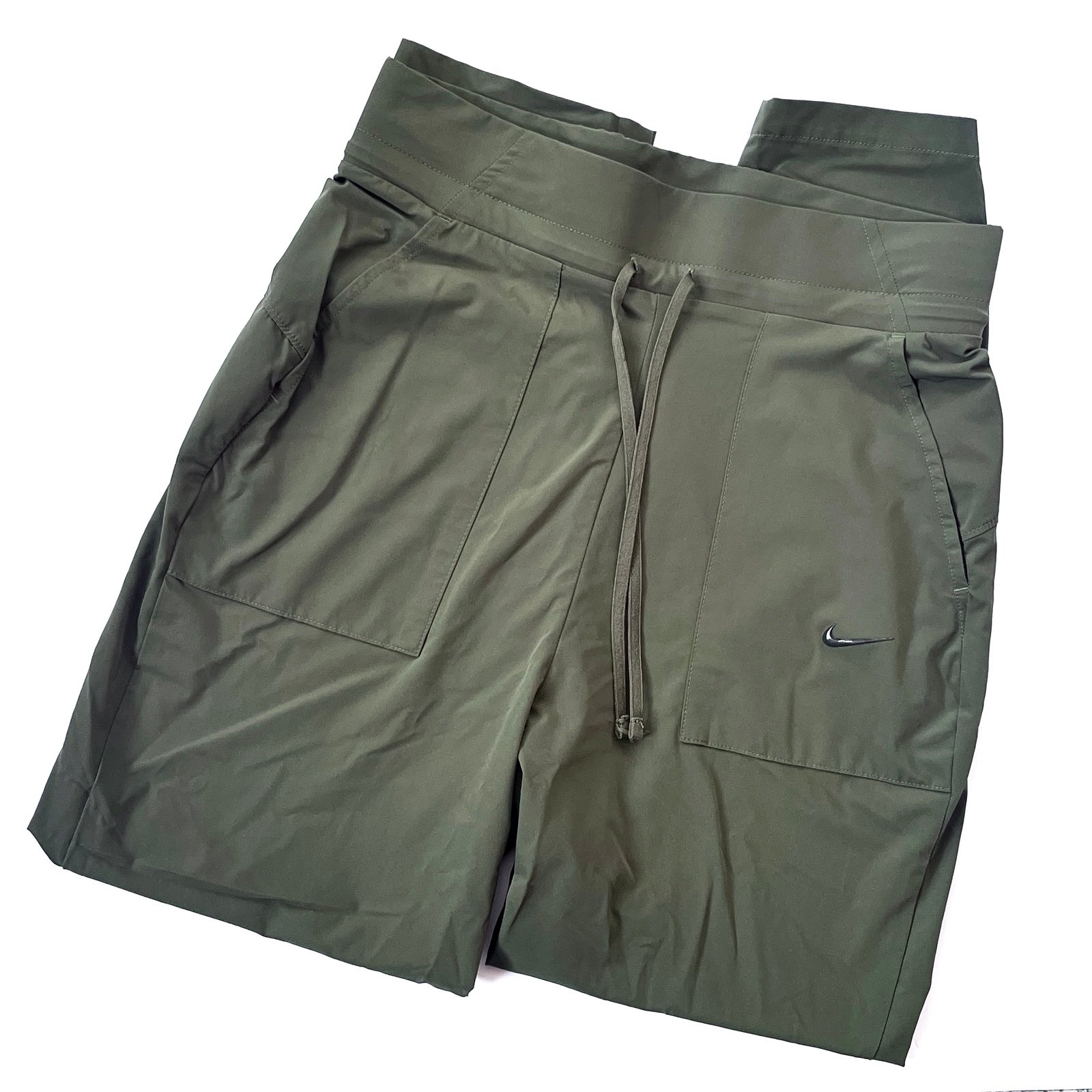 New NWOT Women’s Nike Bliss Luxe 7/8 Ankle Training Pants — Olive Green (Small)