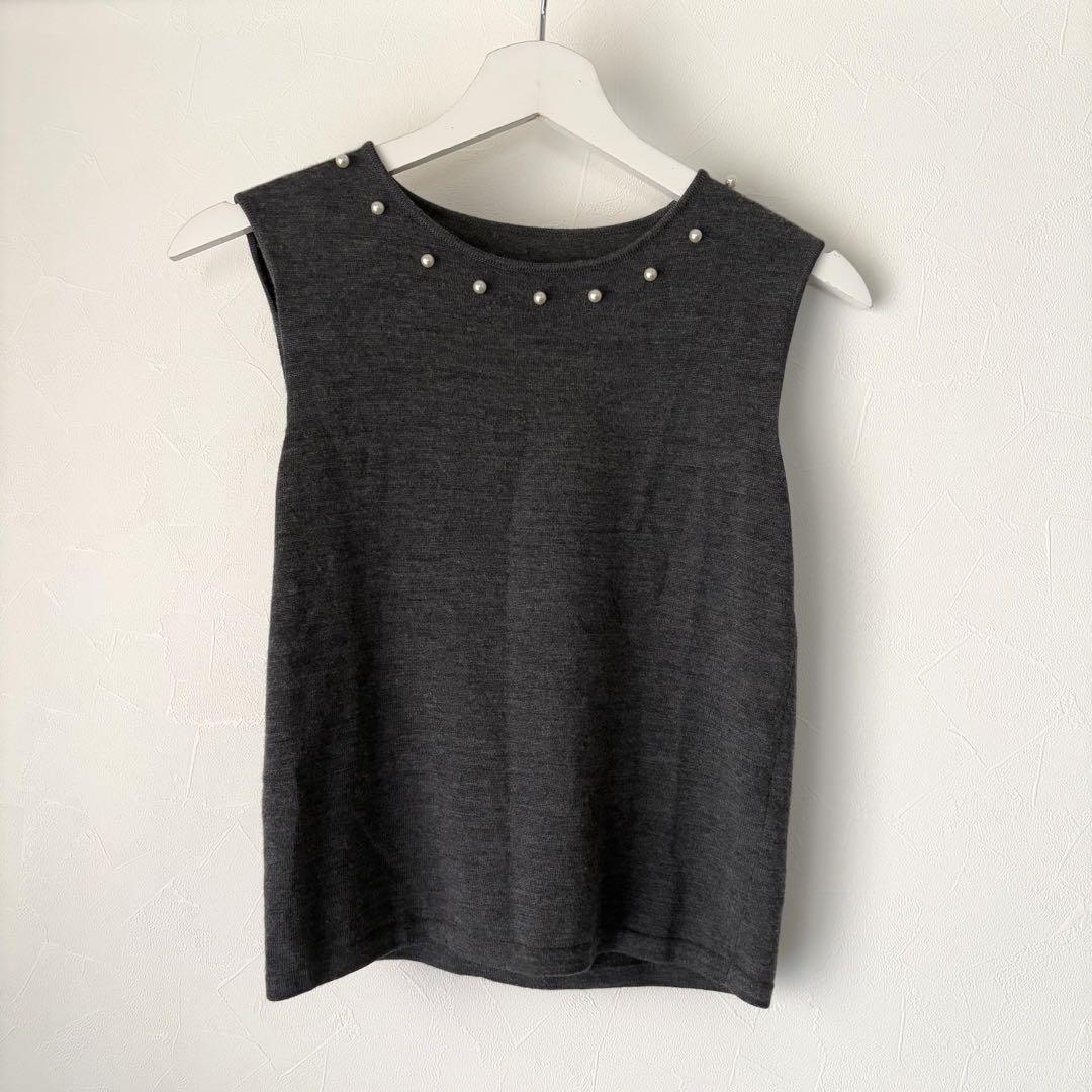 Beautiful item ☆ FOXEY Knit Top with Pearl Decoration Size 38