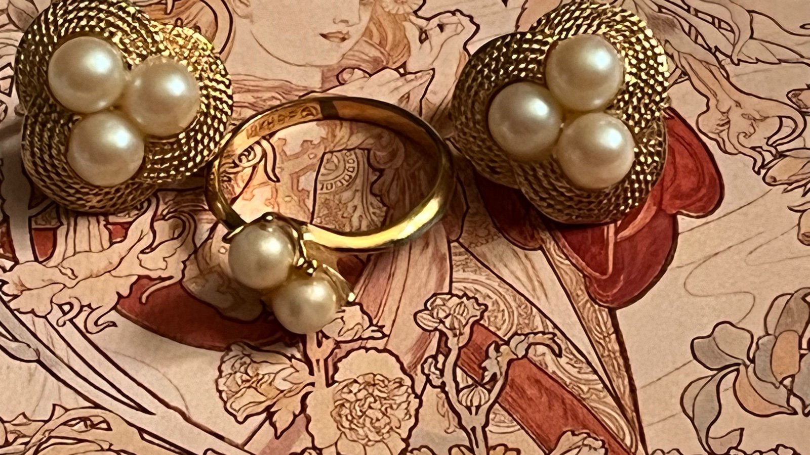 Vintage gold F pearl ring and vintage gold pearl clip earrings