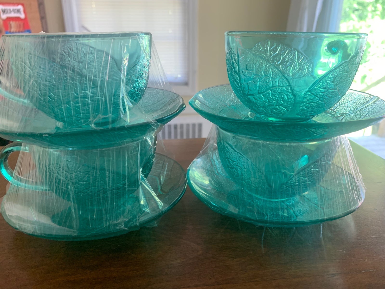 Arcoroc Aspen Leaf Turquoise Teal Tea Cups & Saucers