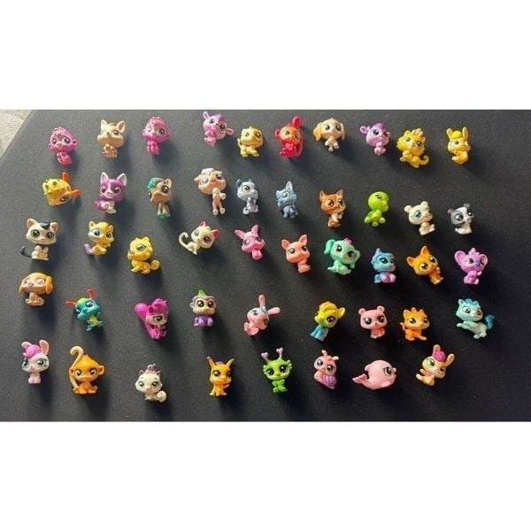 LPS Littlest Pet Shop Figures Lot of 47 Mini plus Tiniest Pets & Accessories