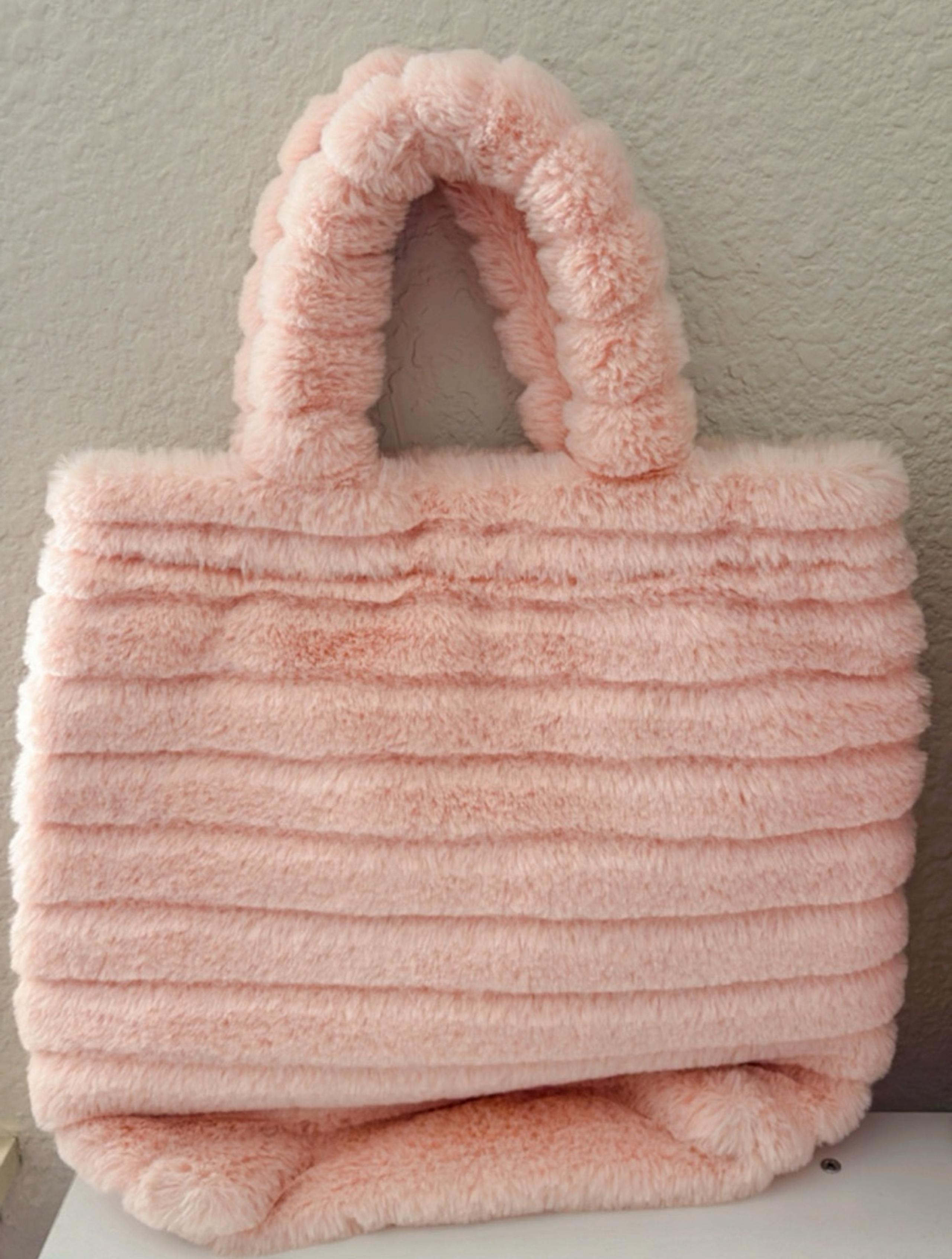 Pink medium size faux fur tote bag- NWOT