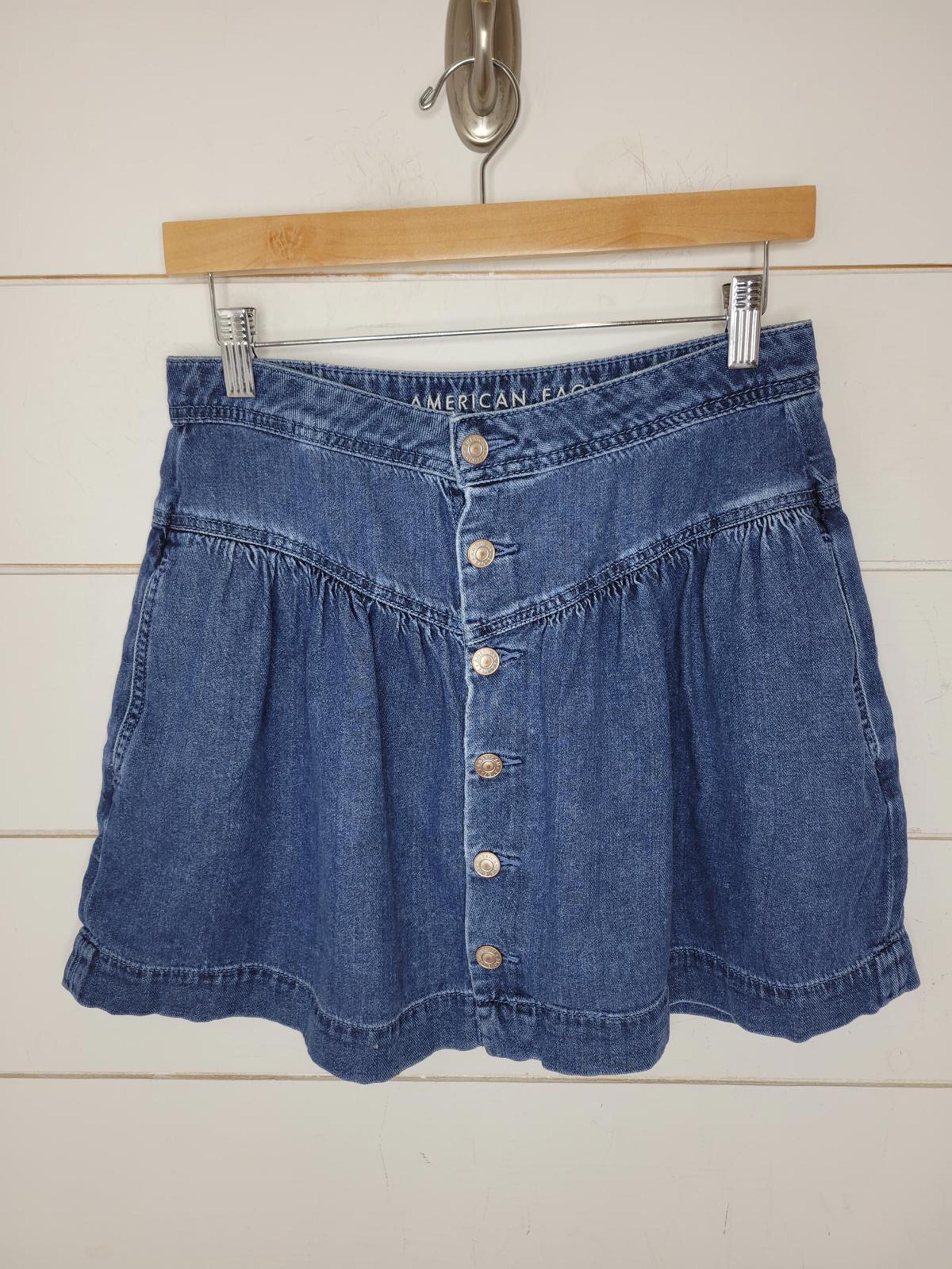 American Eagle Outfitters size 6 blue denim a line button down mini skirt