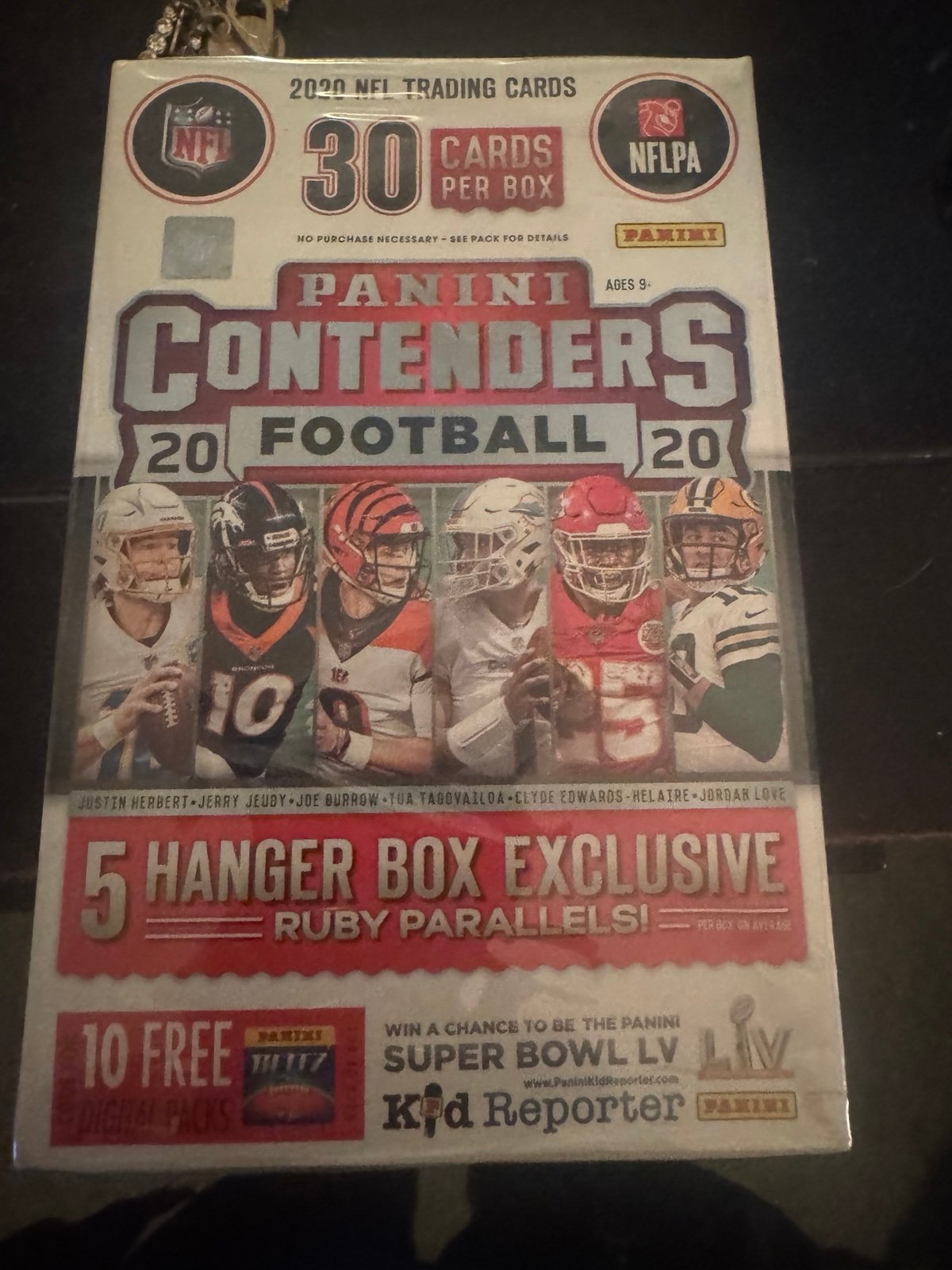 Brand new factory sealed 2020 Panini Contenders Football HANGER box
