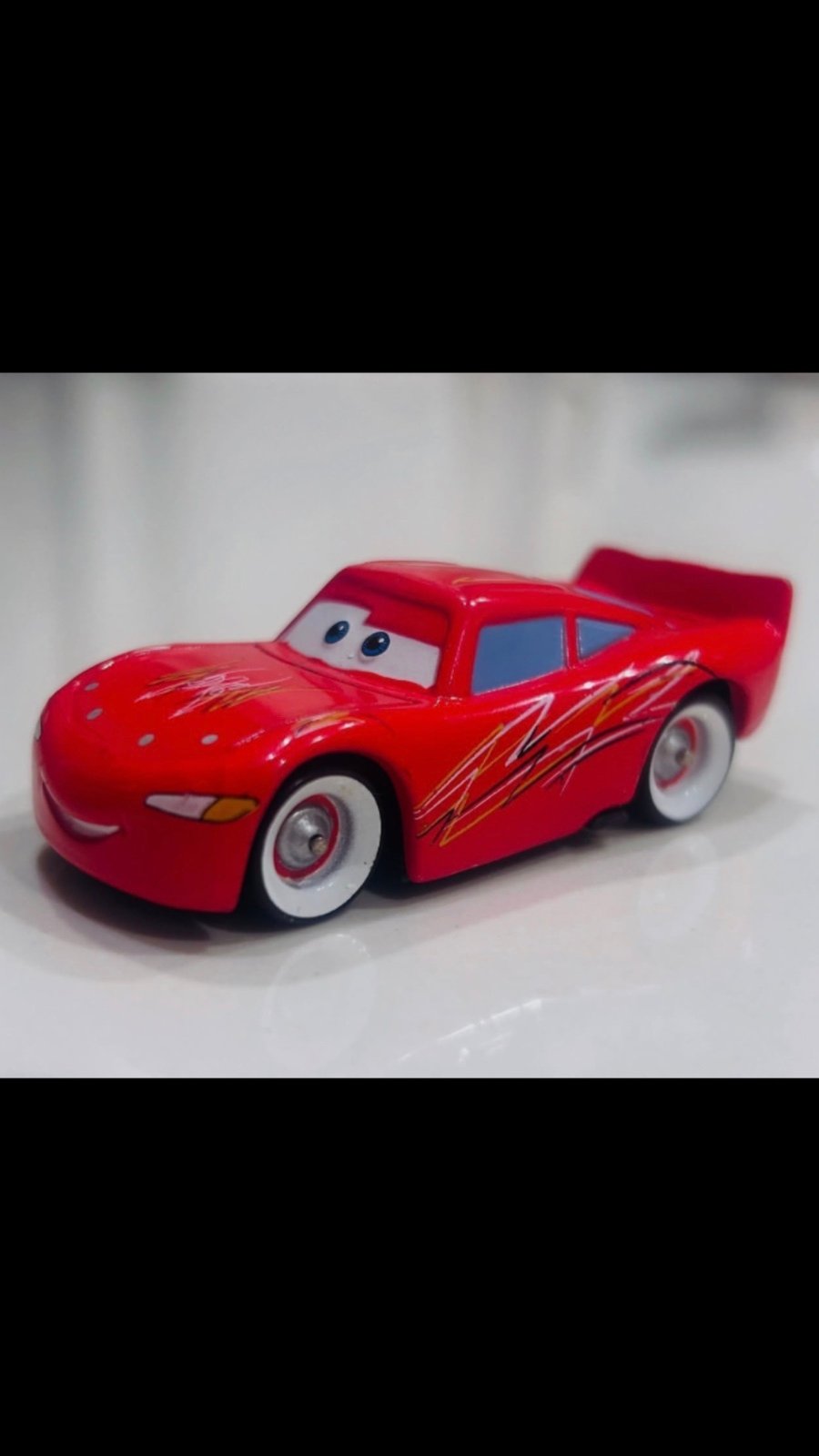 RARE VHTF.. RADIATOR SPRINGS PINSTRIPE LIGHTNING McQUEEN (NON METALLIC)..RARE