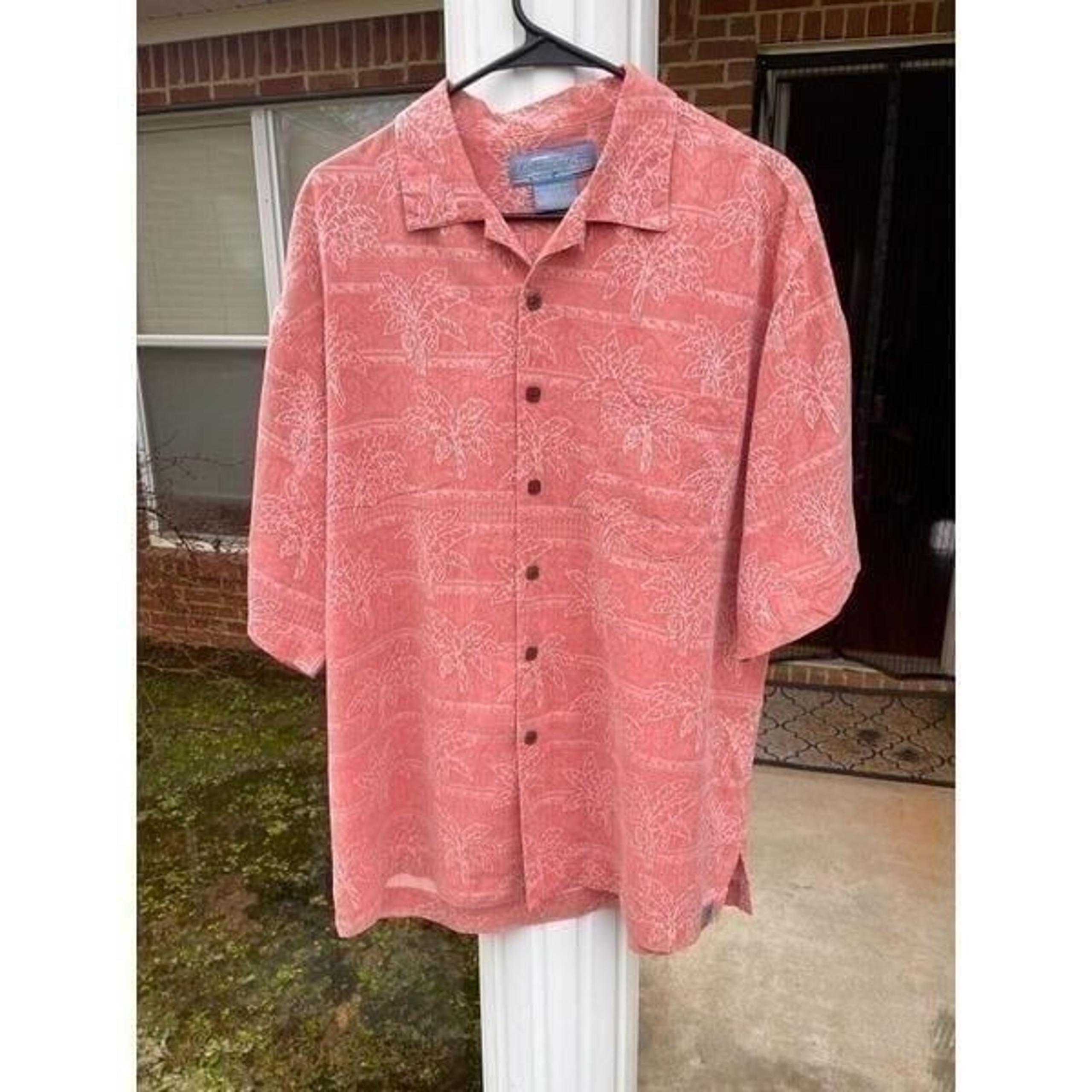 Bermuda Bay Button-Up Shirt Men's M Pink 100% Silk Floral Short Sleeve Collared