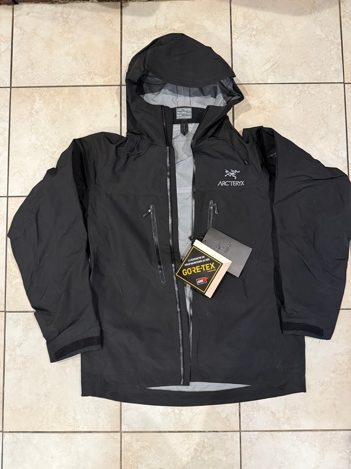 Arc’teryx Alpha SV Jacket (Medium)