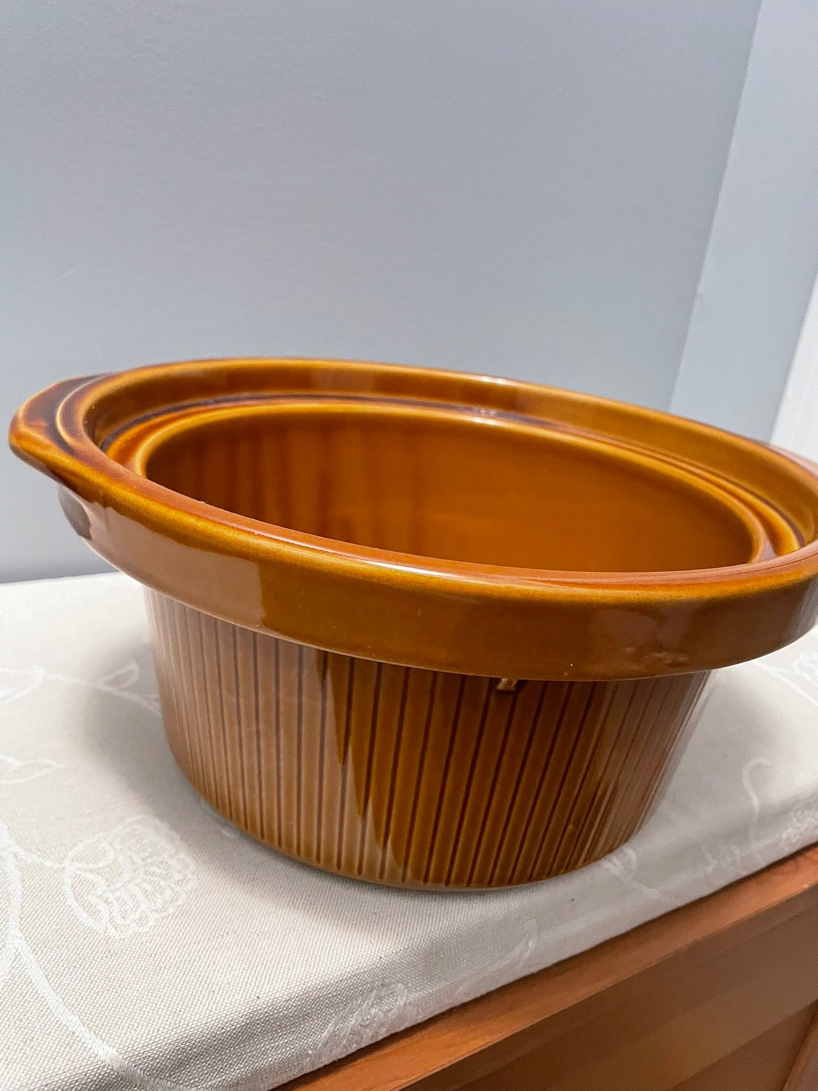 Ceramic pottery bowl