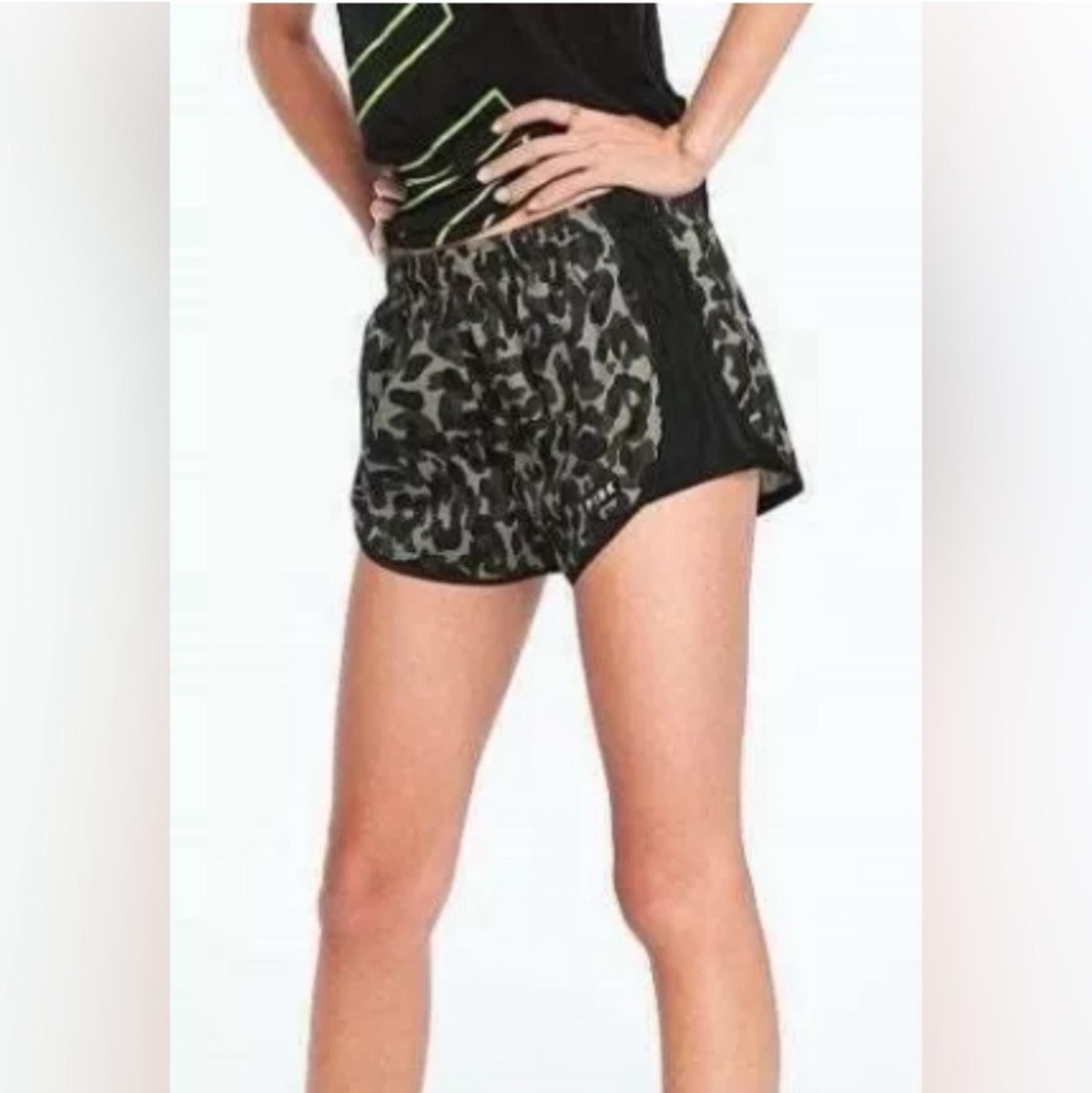 Victoria Secret Sport Green Camo Leopard
Print Shorts Size Small NWOT