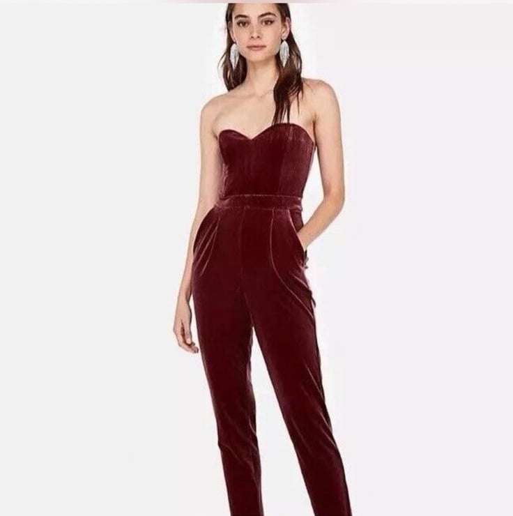 Express Strapless Sweetheart Velvet Jumpsuit in Burgundy/Maroon Red Sz 4 Pockets