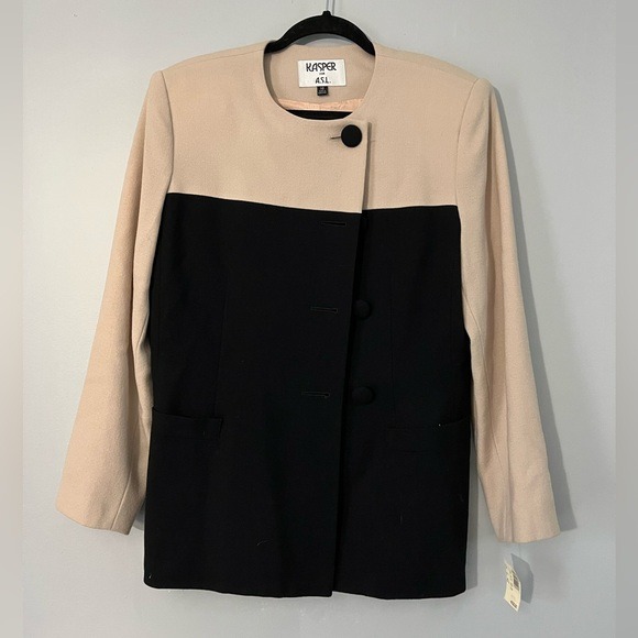 KASPER A.S.L Ladies cream and black color lock dead stock Blazer size 10 NWT