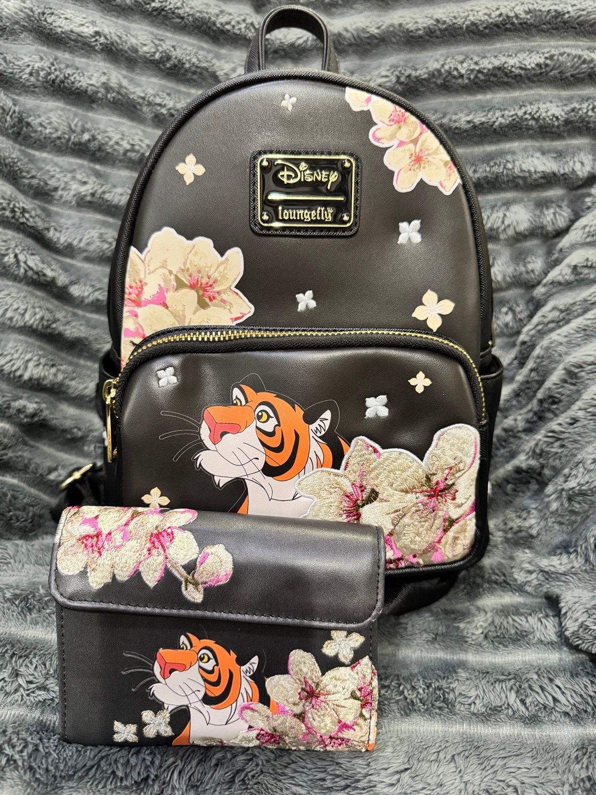 Loungefly Disney’s Aladdin Rajah floral mini backpack w/matching wallet