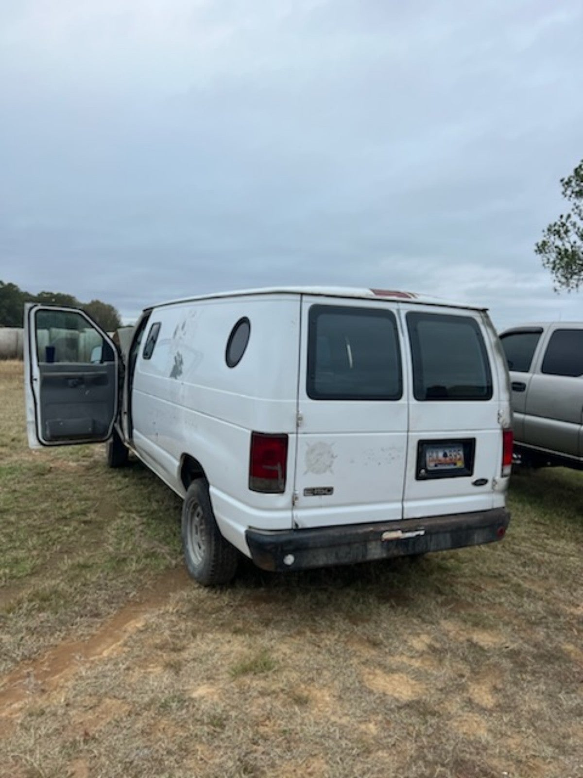 2004 Ford van 350
