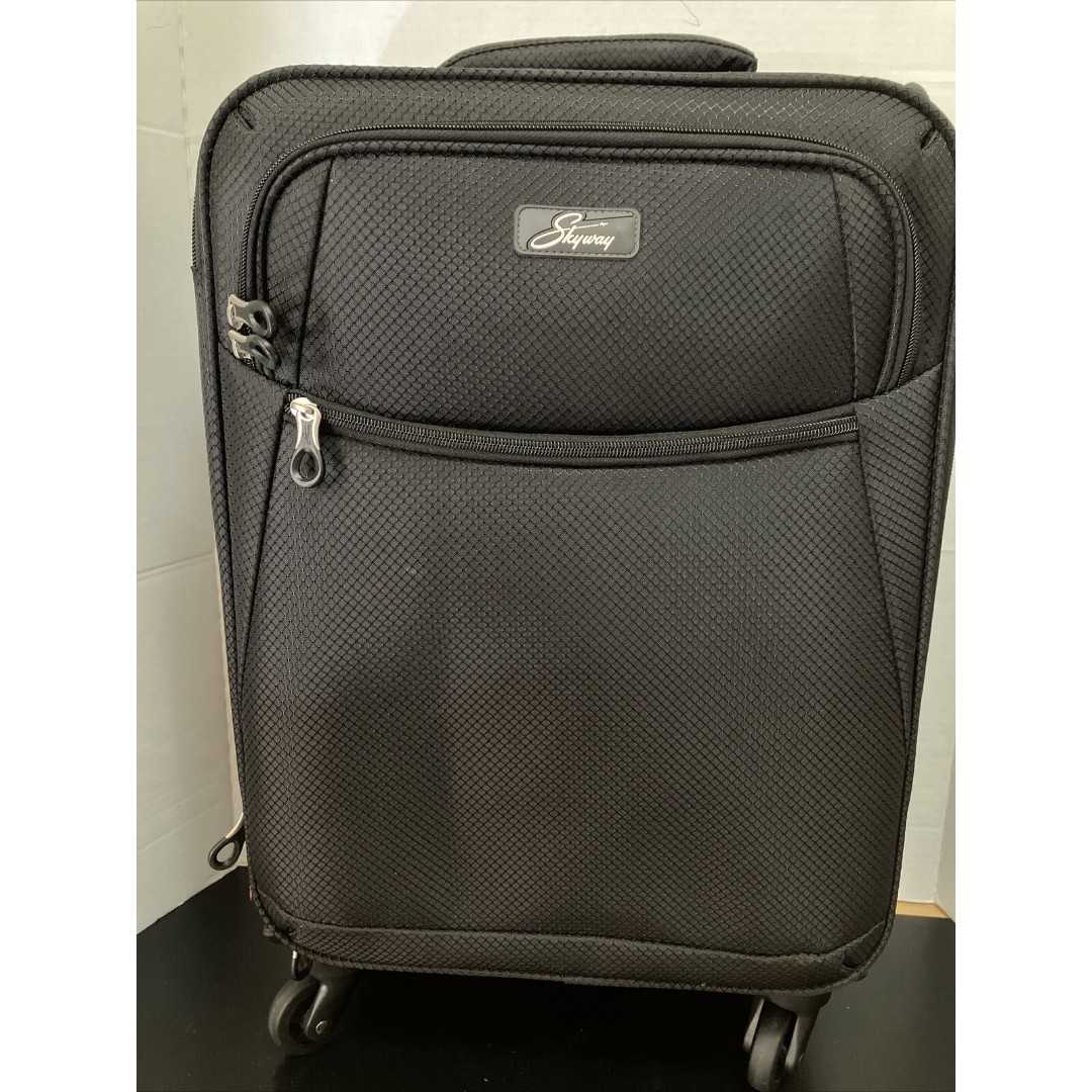 Skyway Carry On Roller Expandable Luggage 22 Black