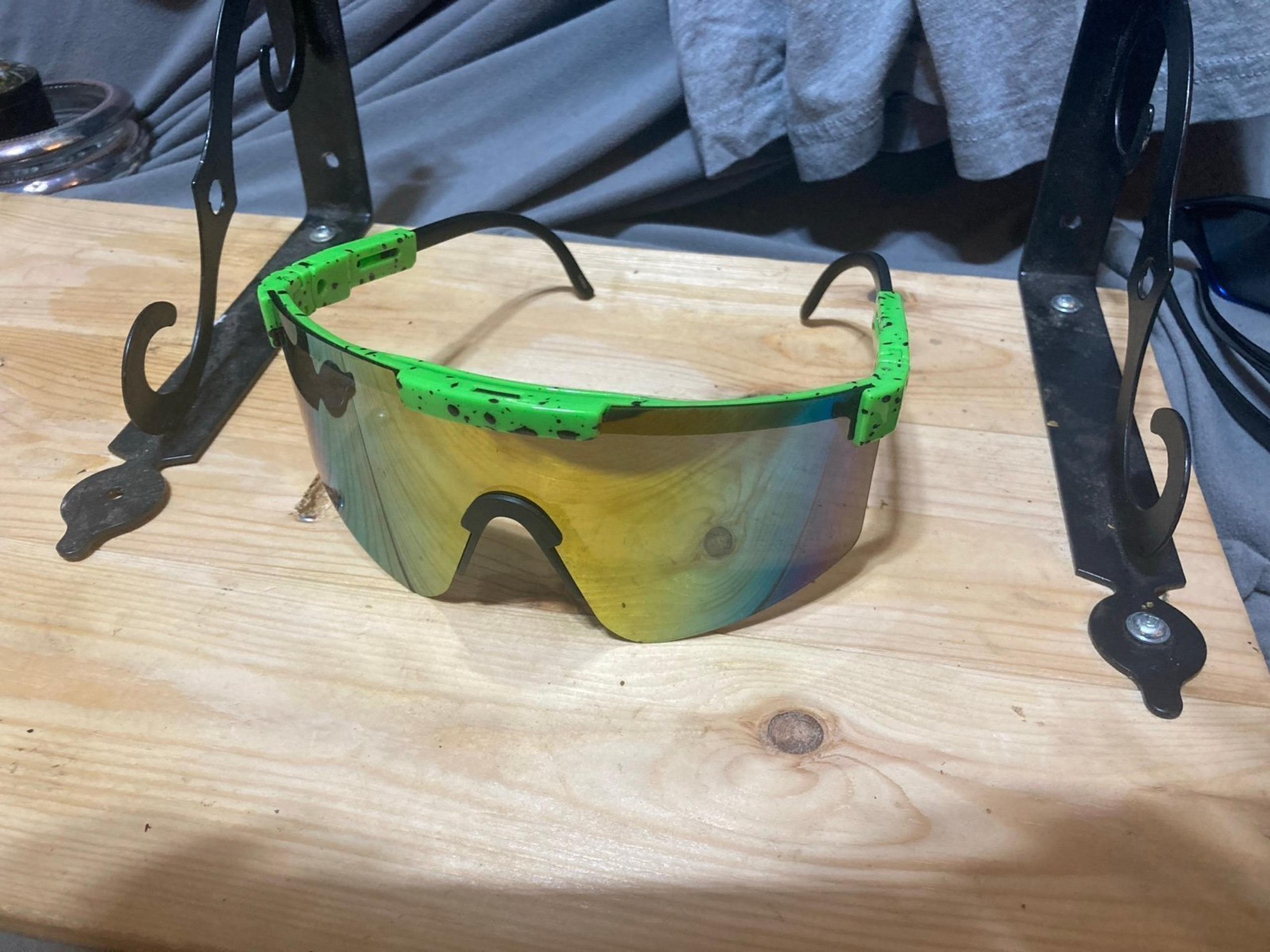 Mens Green Viper Sunglasses