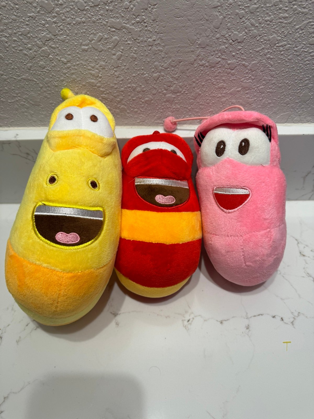 Larva Plush Set