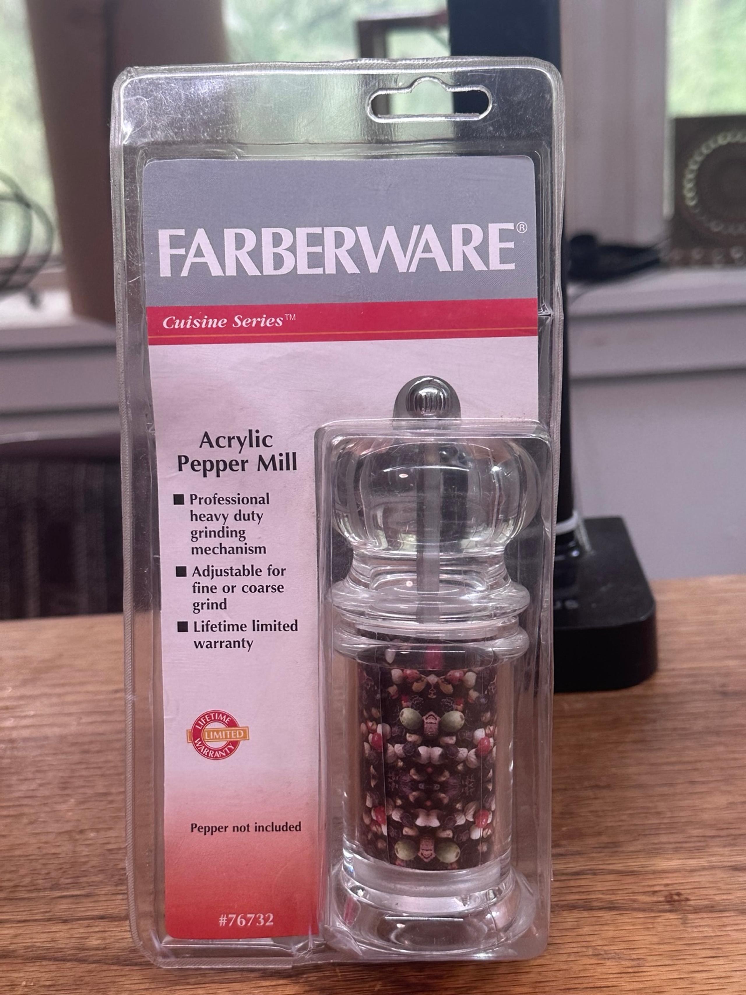 RARE FARBERWARE 6” Acrylic pepper mill
