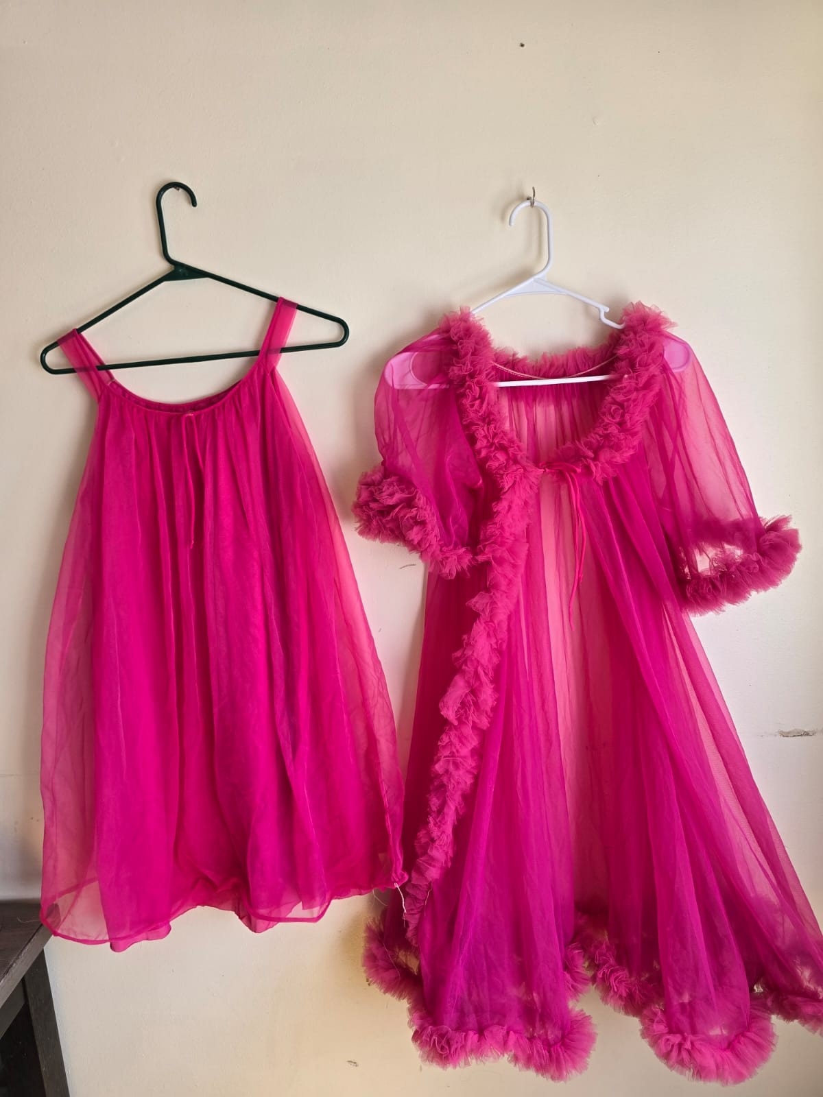 Vintage Pink Nylon Chiffon Nightgown & Robe Peignoir Women's Size Small