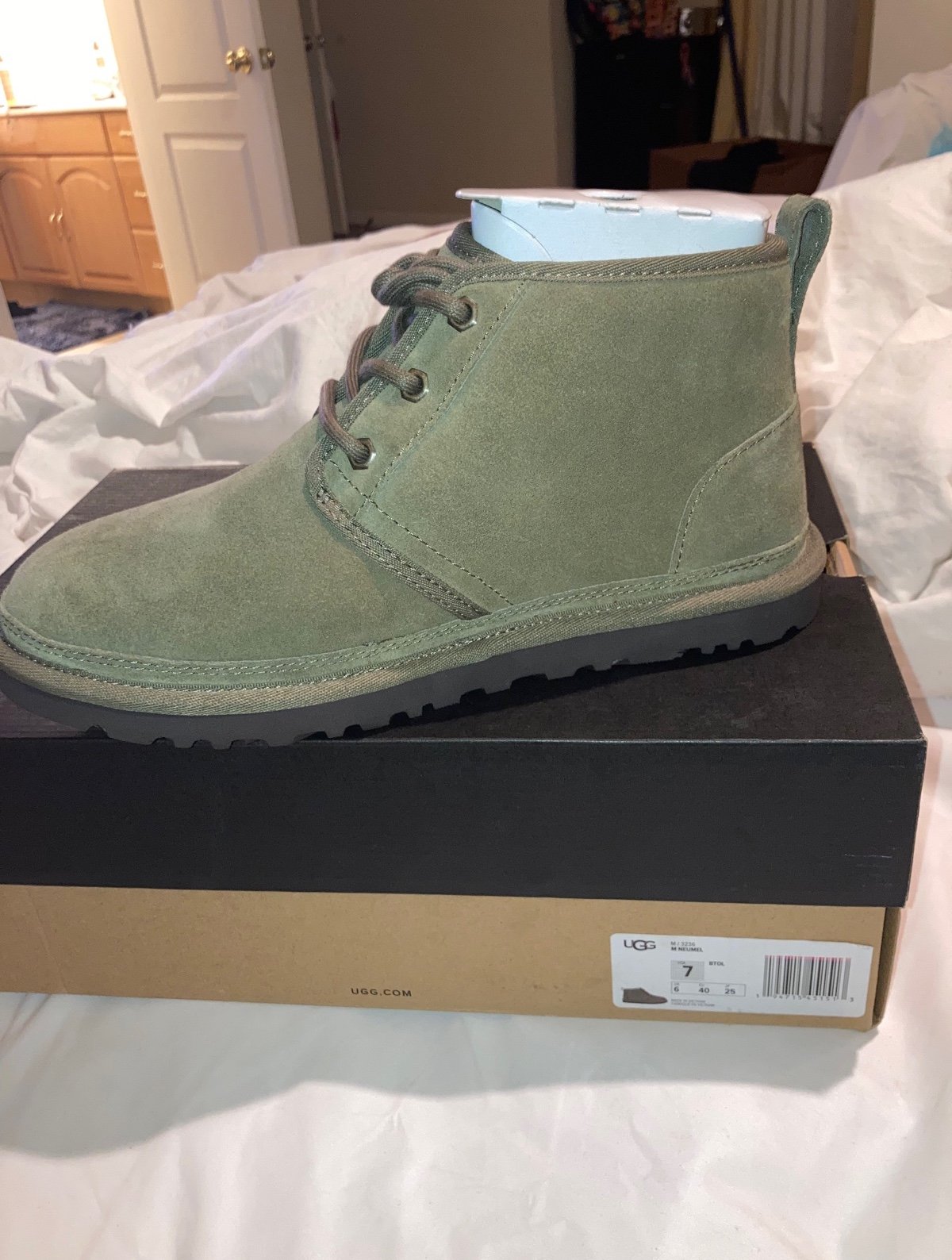Uggs size 7 in men’s