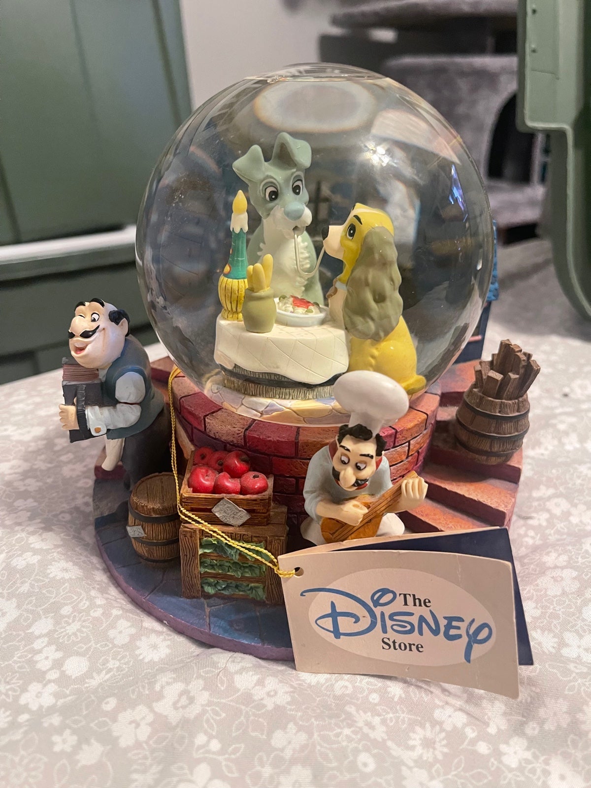 Lady and The Tramp Snow Globe