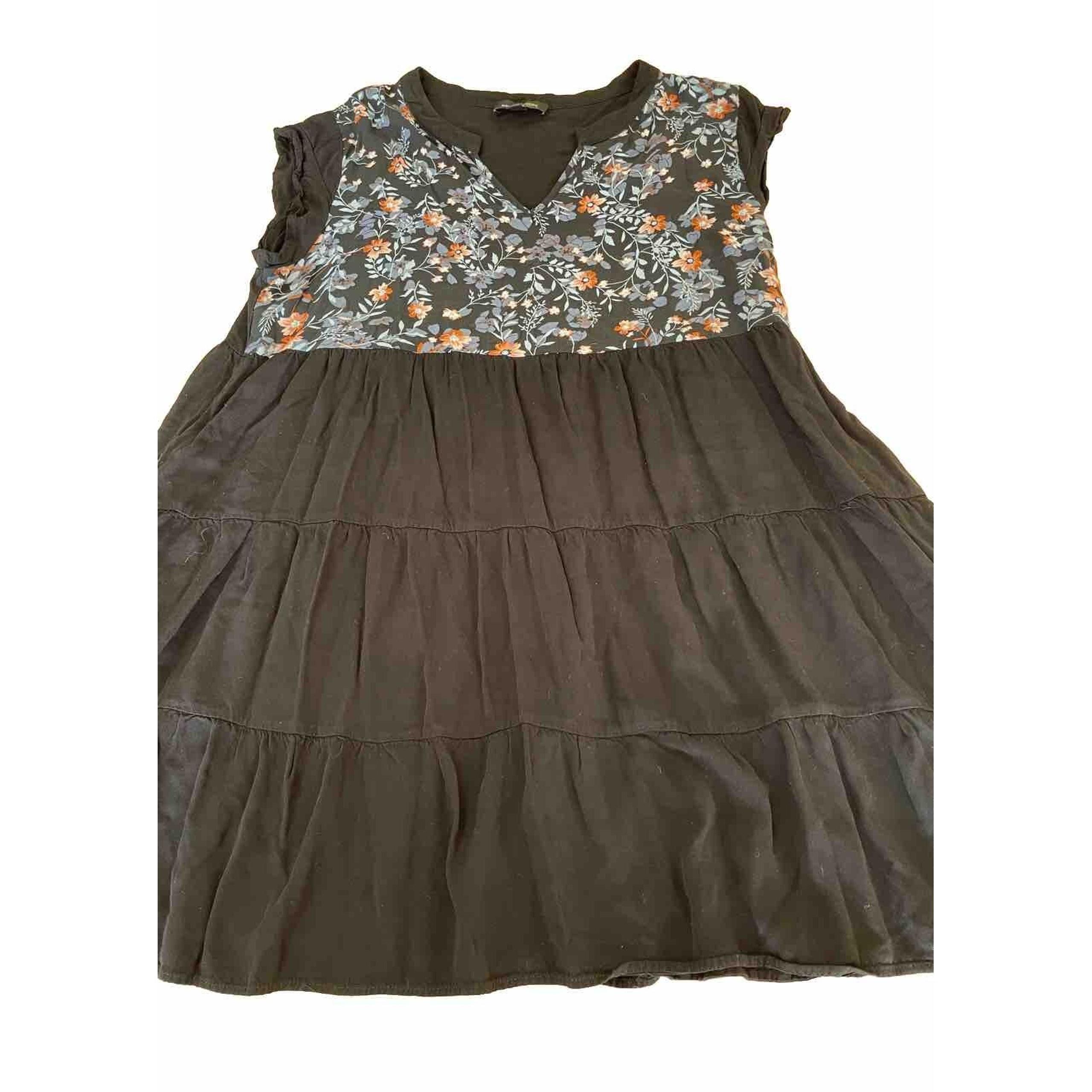 Suzanne Betro Womens Tiered Tunic Top Size 1X Black Floral SI33