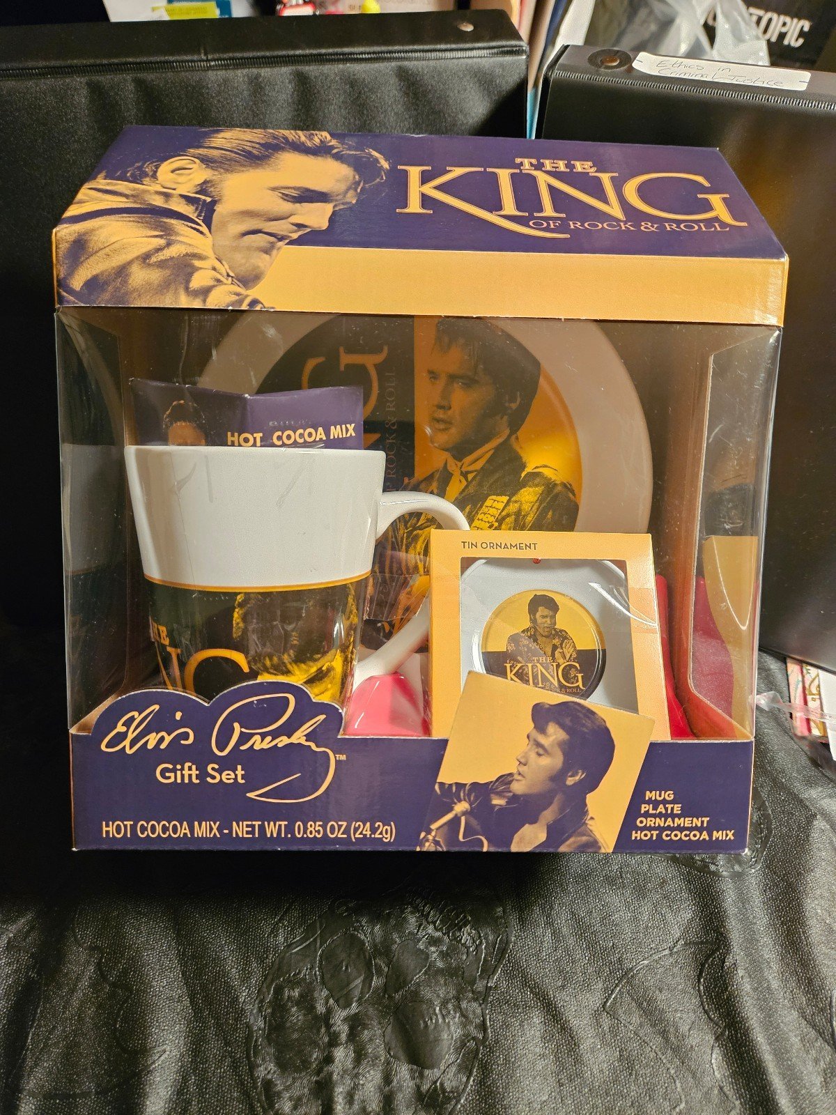 Elvis: The King of Rock n' Roll Gift Set