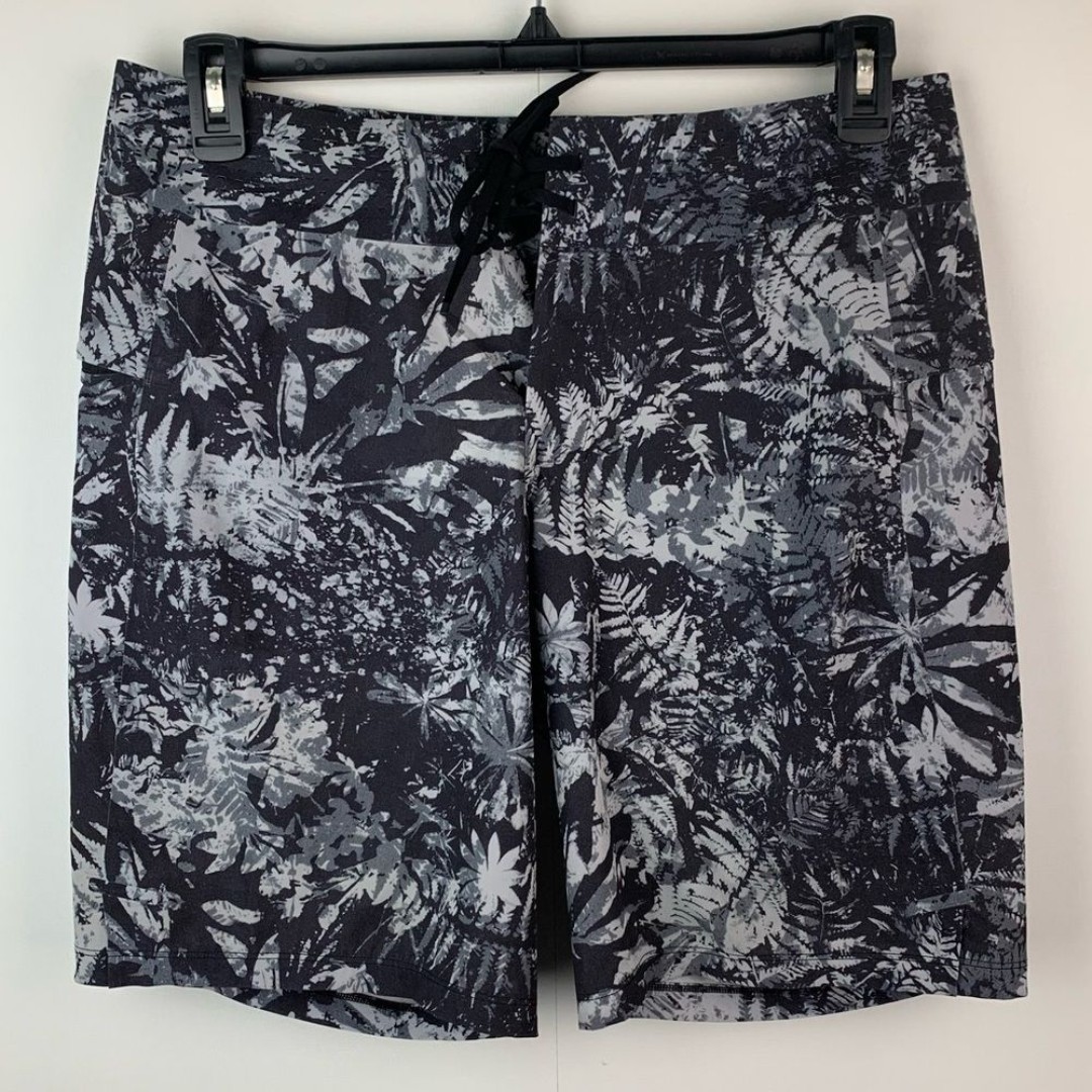 Lululemon Men’s Black and Gray Foliage Current State Board Short 9 swimwear 32