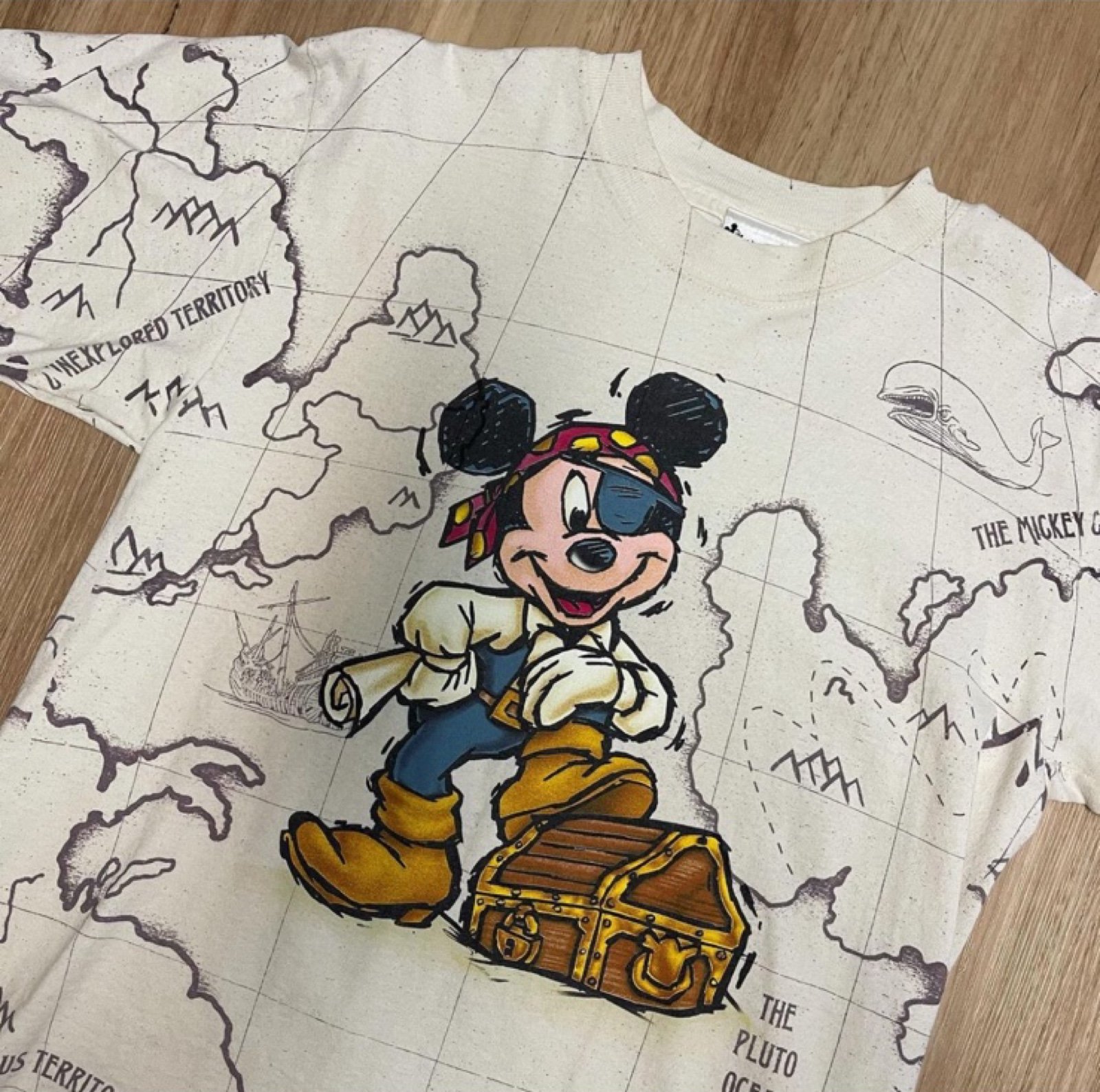 90’s Vintage Disney Mickey Mouse “A Pirates Life for Me” AOP