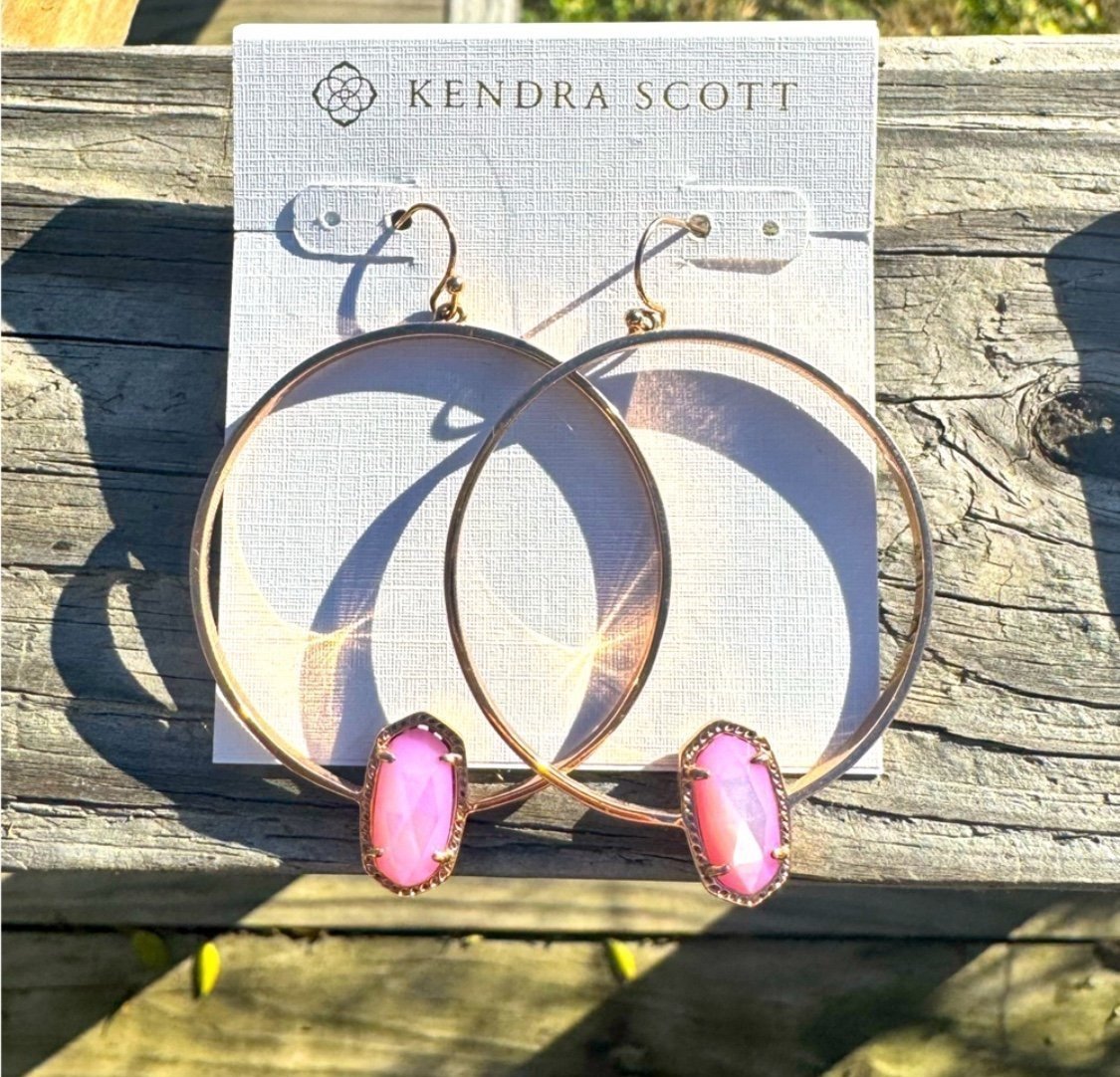 Kendra Scott Elora Rose Gold Hoop Earrings in Pink Mother of Pearl Set