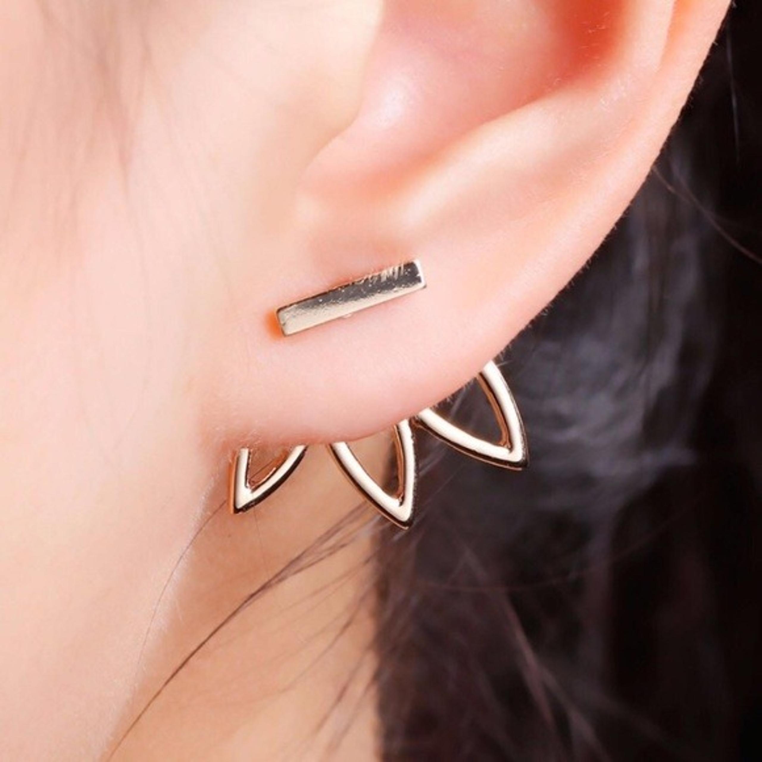 Lotus Bar Earrings (Gold)