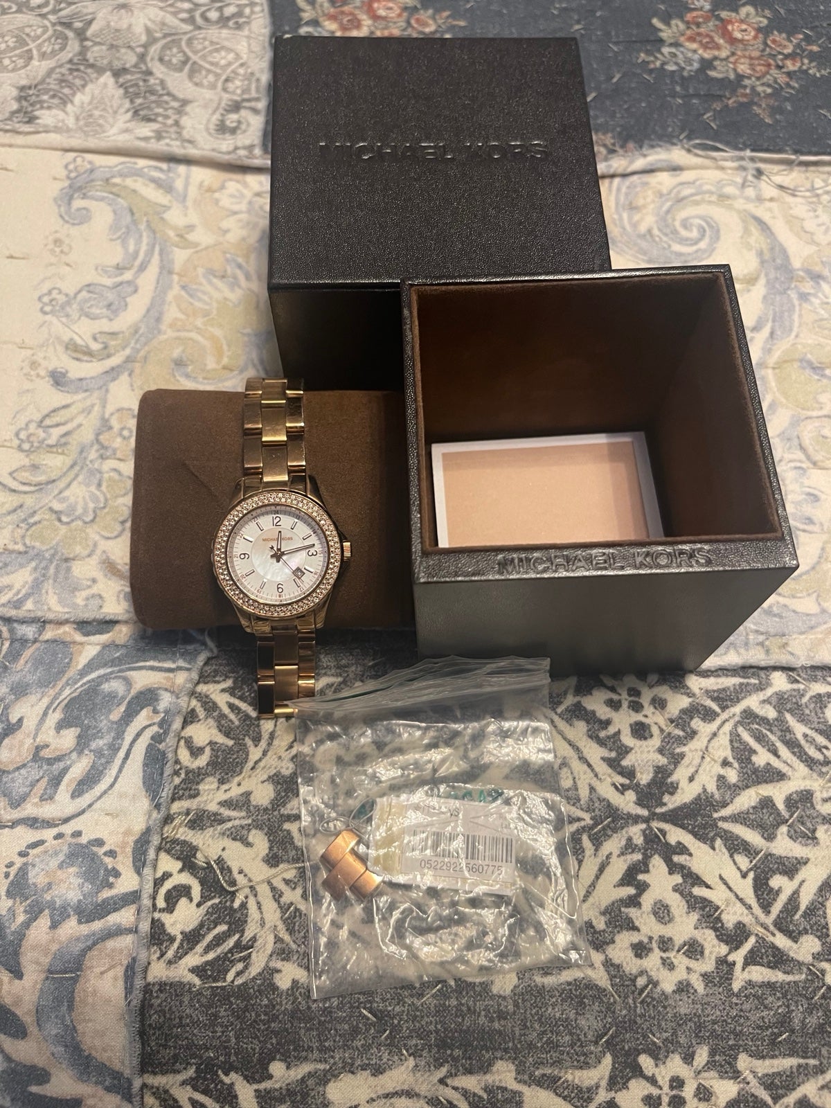michael kors watch accessories