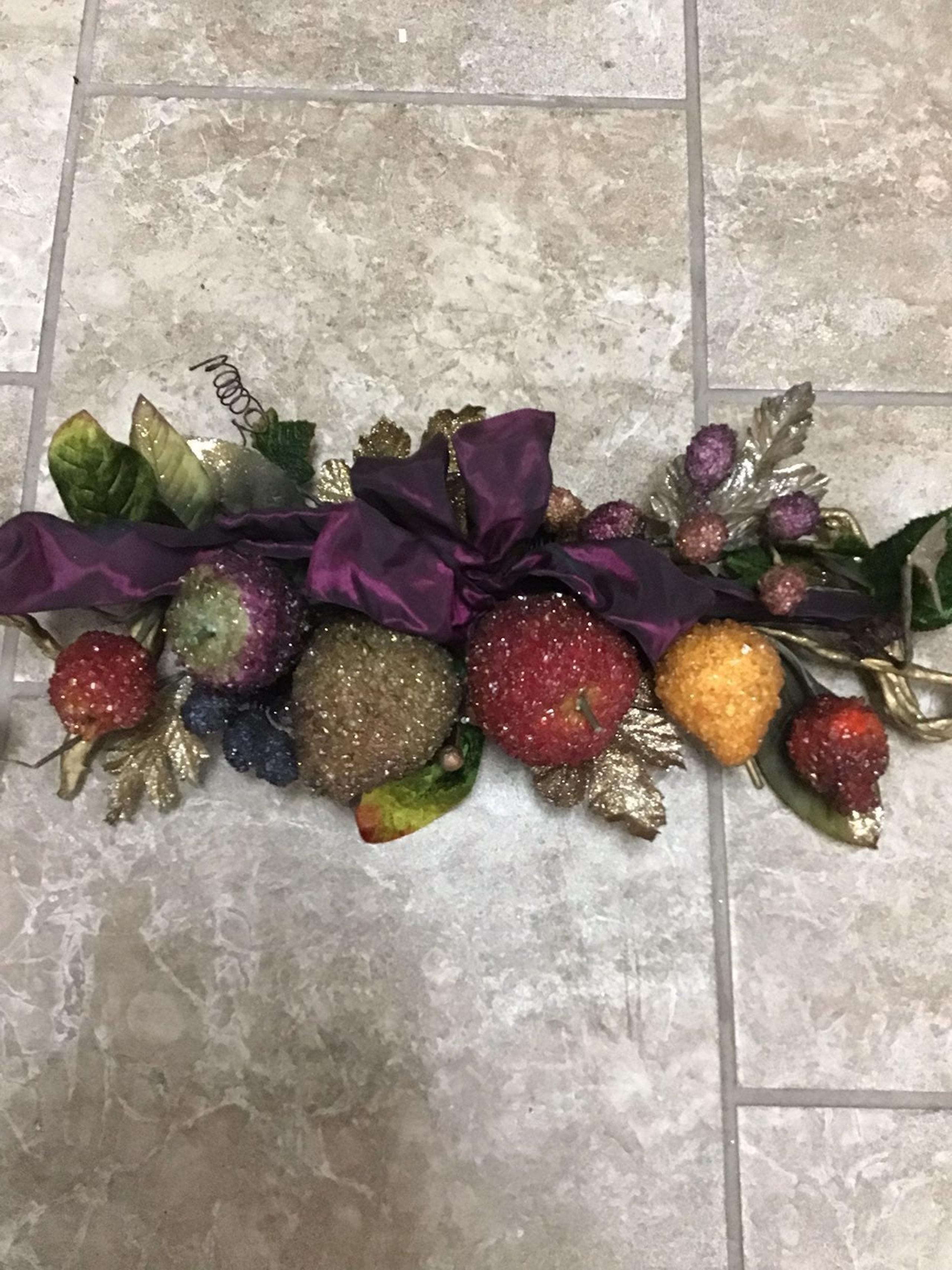FRUIT HANGING
