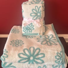 Martha Stewart Daisy 4 Piece Bath Towel and Hand Towel Set-100% Cotton-NWT
