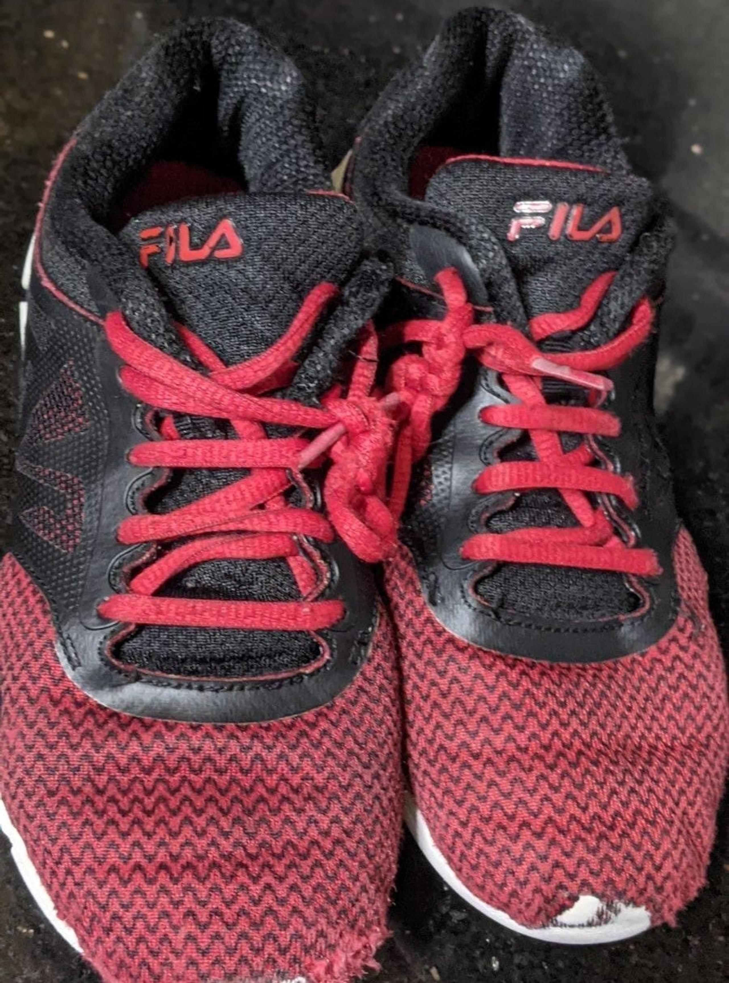FILA boys shoes size 4