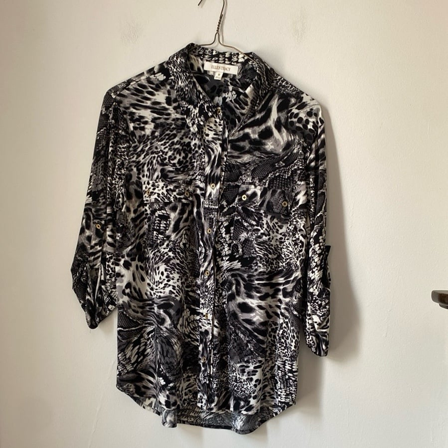 Ellen Tracy black and white animal print button front blouse size medium