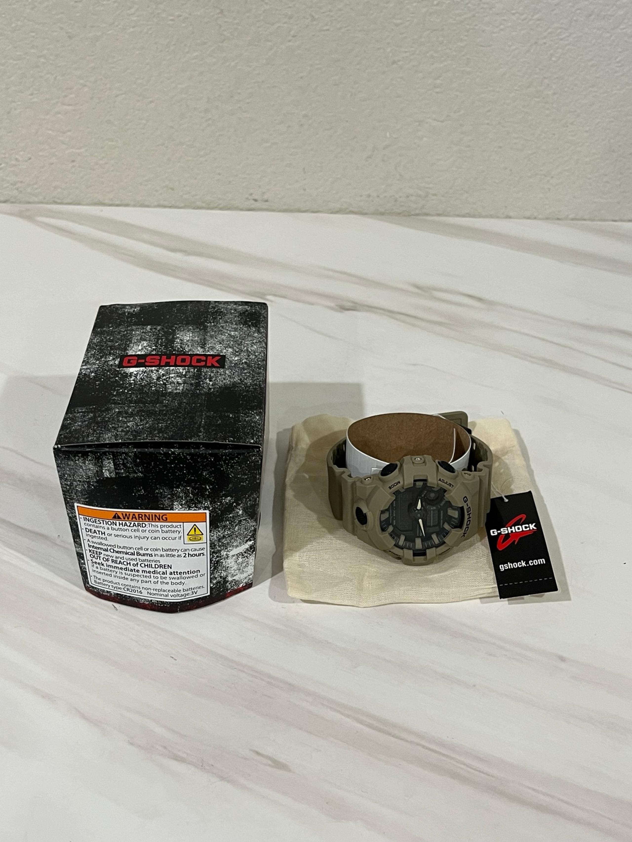 Casio Men's 700UC Series G-Shock Quartz 200M WR Shock Resistant Resin Strap