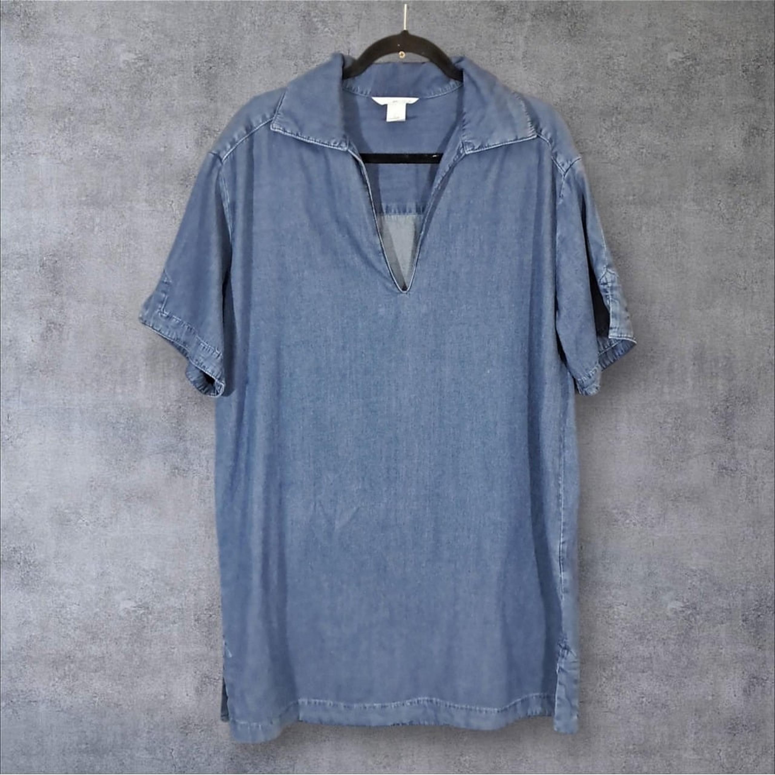 H&M Women Blue Denim Shirt Dress Medium V Neck Short Sleeve Knee Length Capsule
