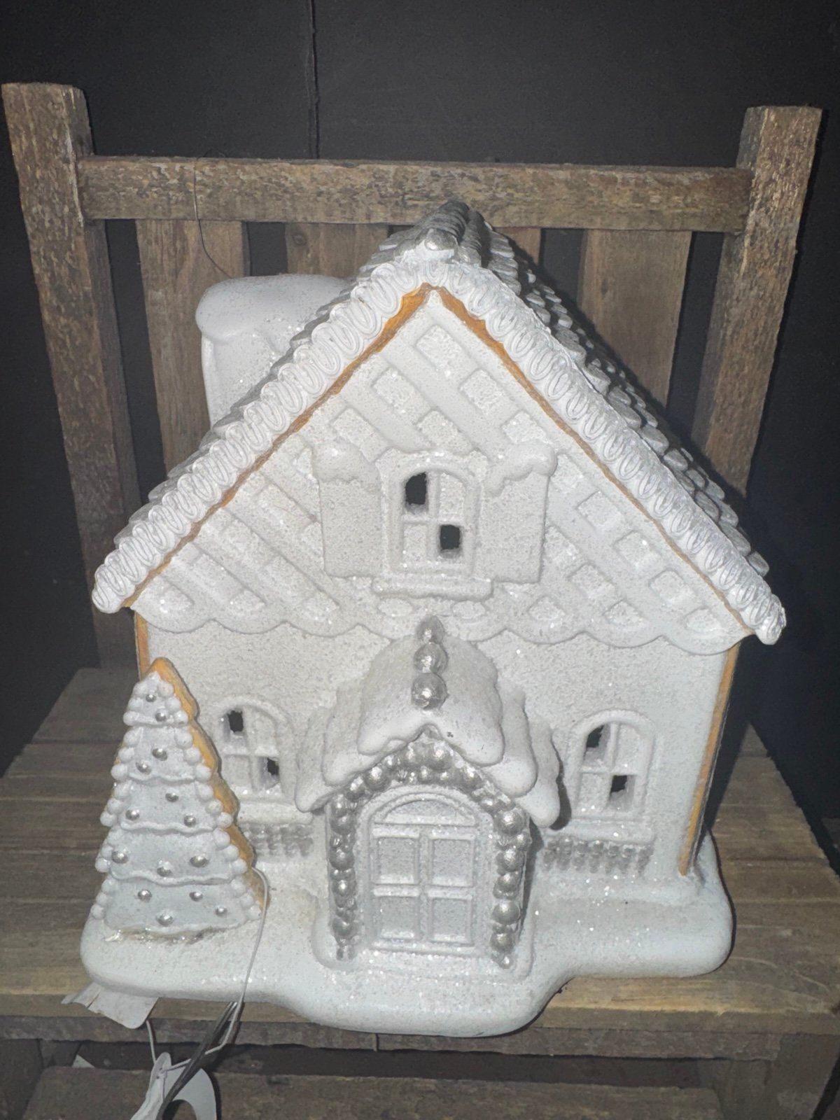 New White Victorian Pearl Gingerbread House Beautiful Cupcakes Christmas Decor