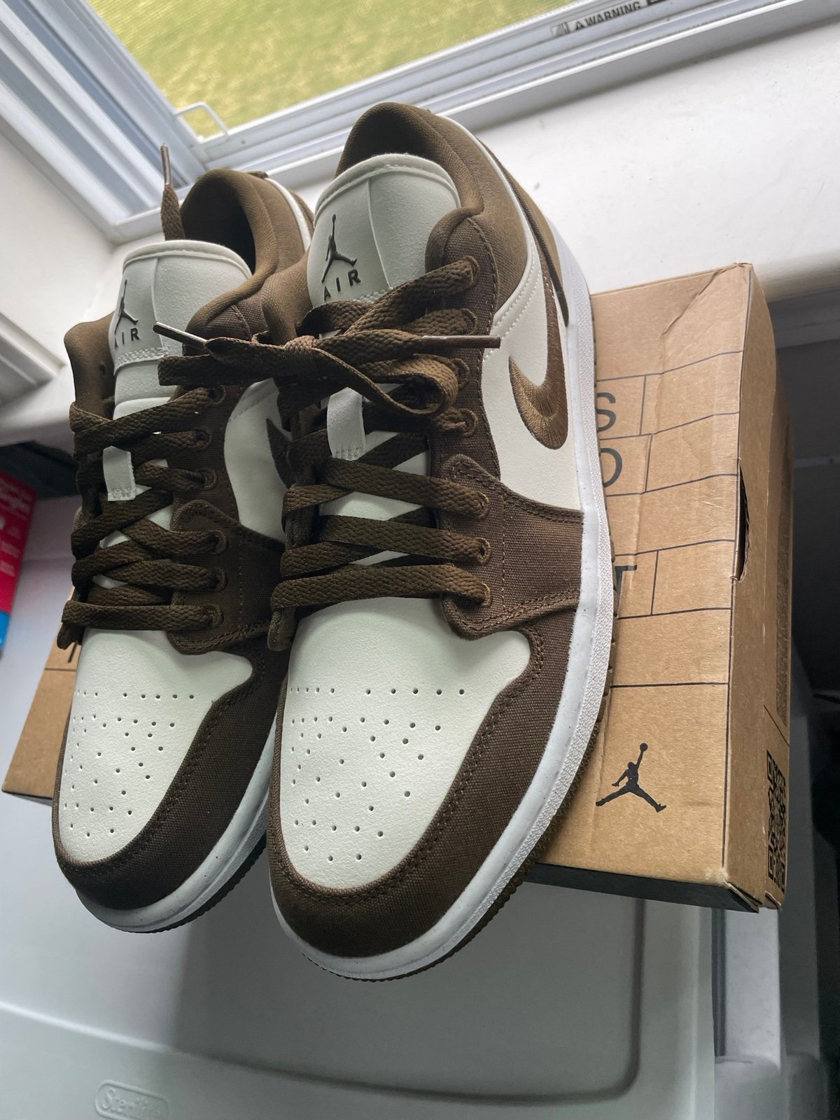 Jordan 1 low olive