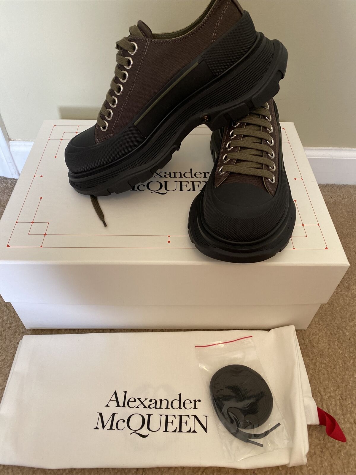 Alexander mcqueen Green Tread Slick Low Sneakers Size IT 37 695+ Tax