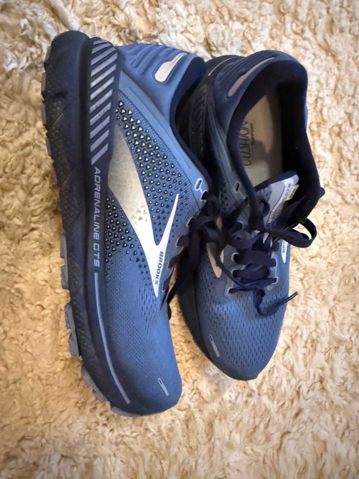 Brooks Adrenaline GTS cushion support women’s running shoes size 9