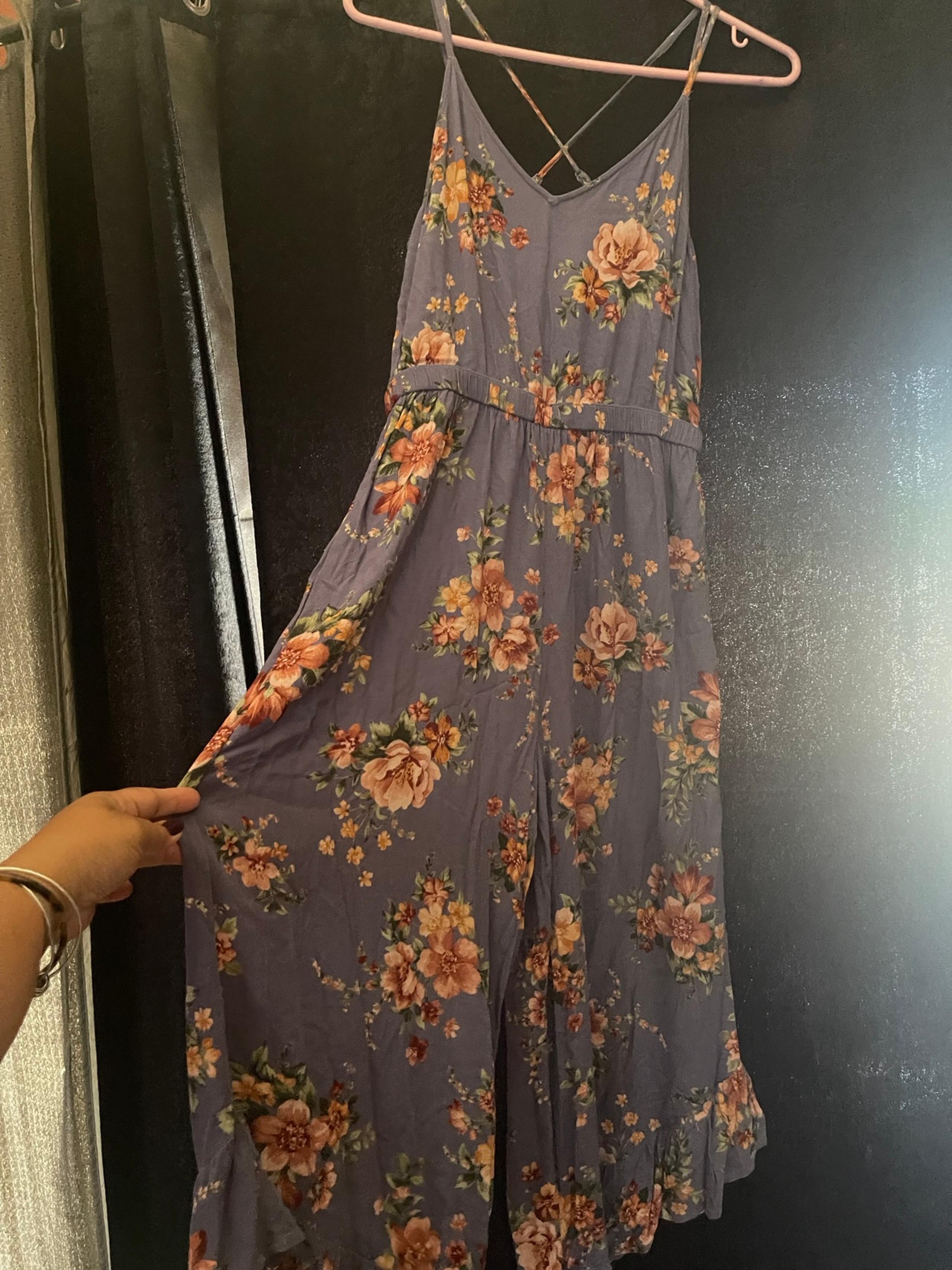 American Eagle jumpsuit Floral romper Medium EUC
