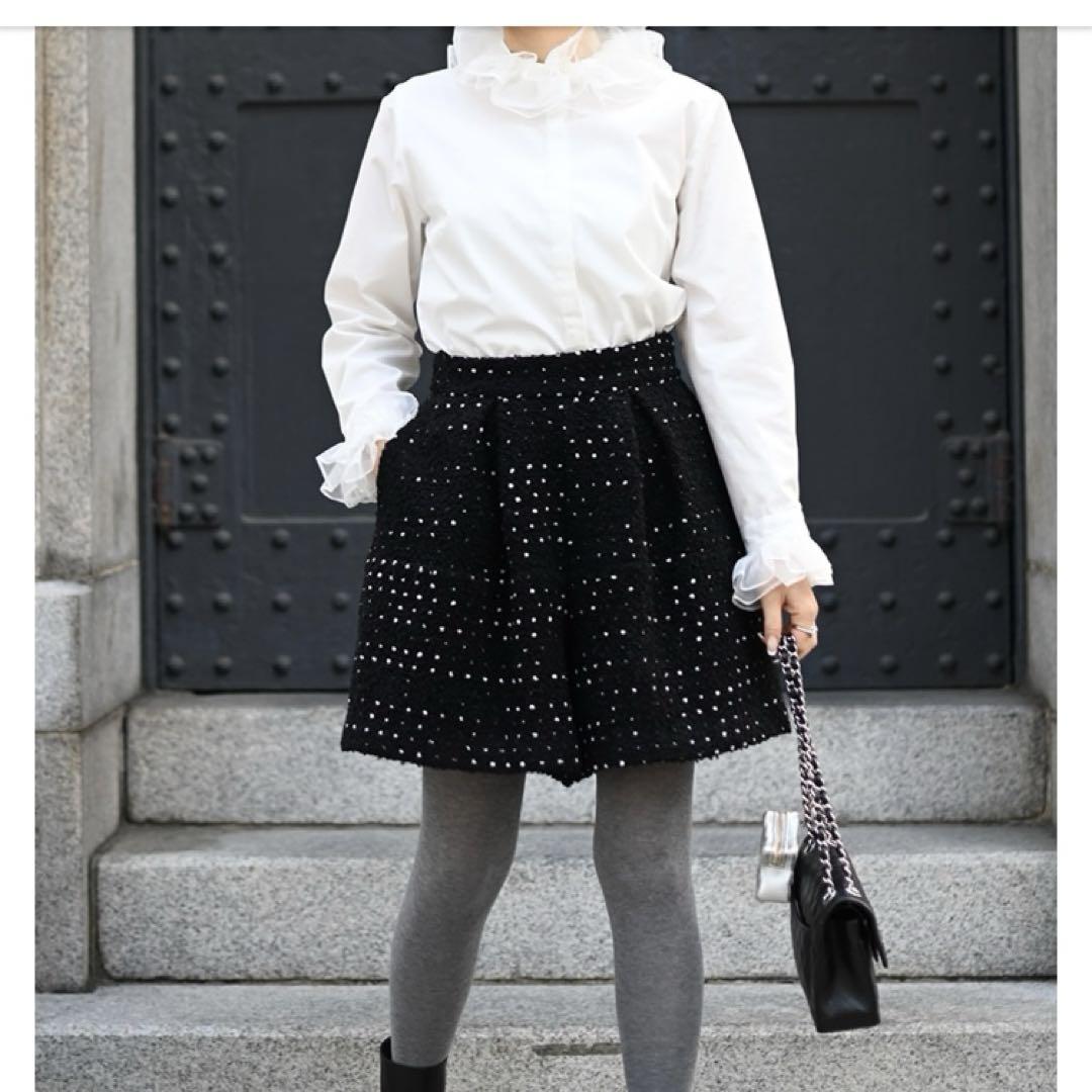 Dot Tweed Tuck Short Pants Trofuru Plus One